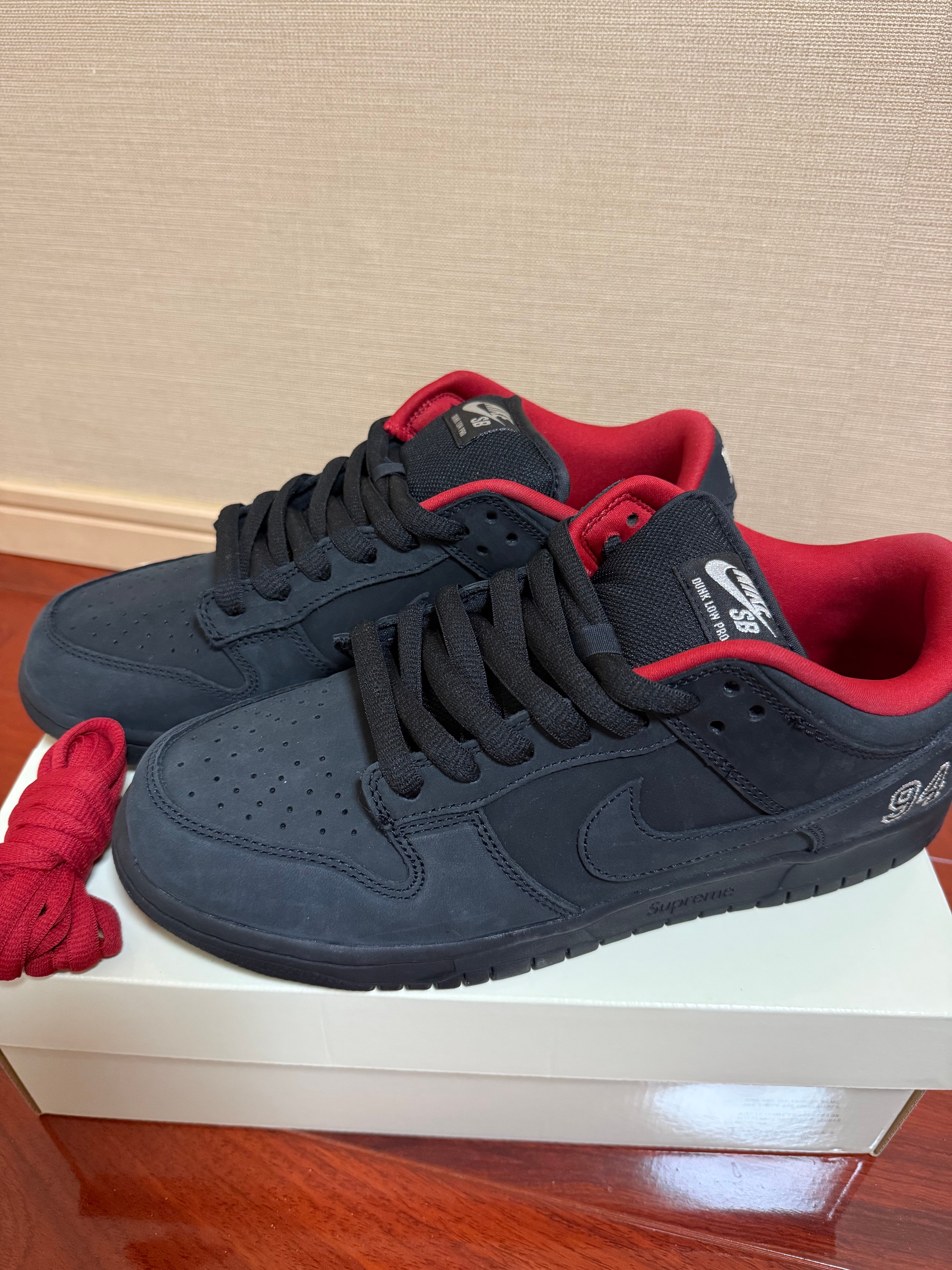 Supreme × Nike SB Dunk Low "Black" (25FW Week2)