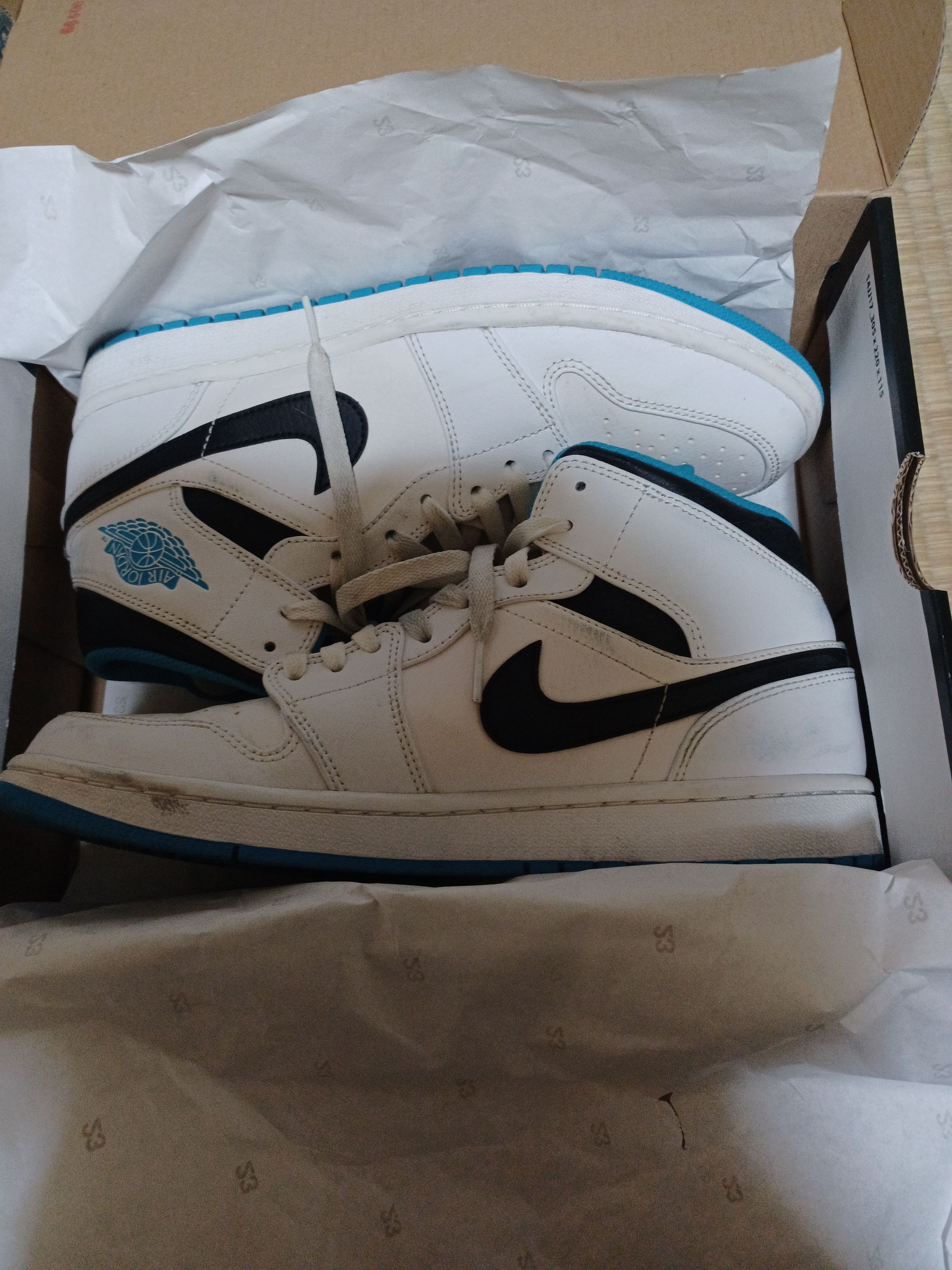 Nike Air Jordan 1 Mid "White/Laser blue"