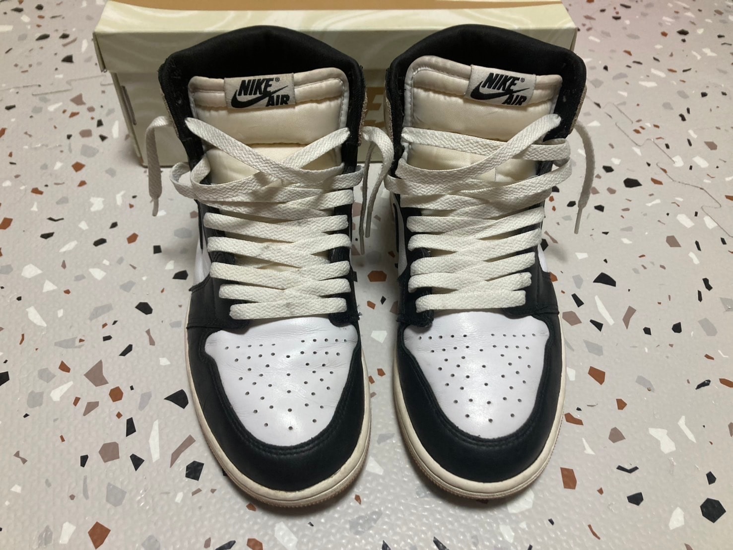 Nike Women's Air Jordan 1 Retro High OG "Latte"