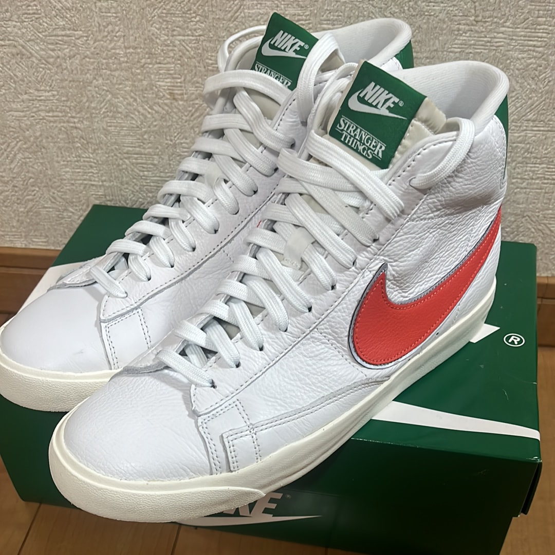 ストレンジャー・シングス × ナイキ ブレーザー ミッド “ホーキンス ハイ スクール”