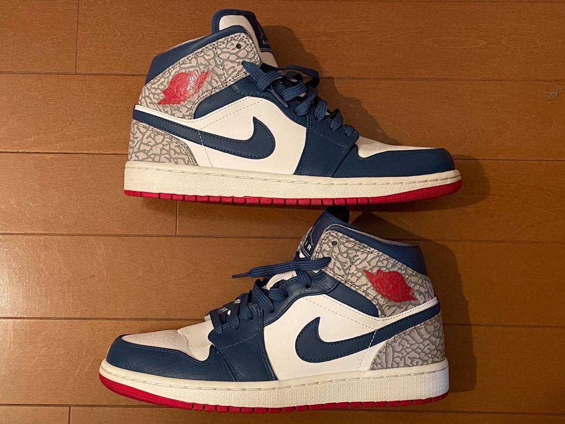 NIKE AIR JORDAN 1 RETRO MID TRUE BLUE