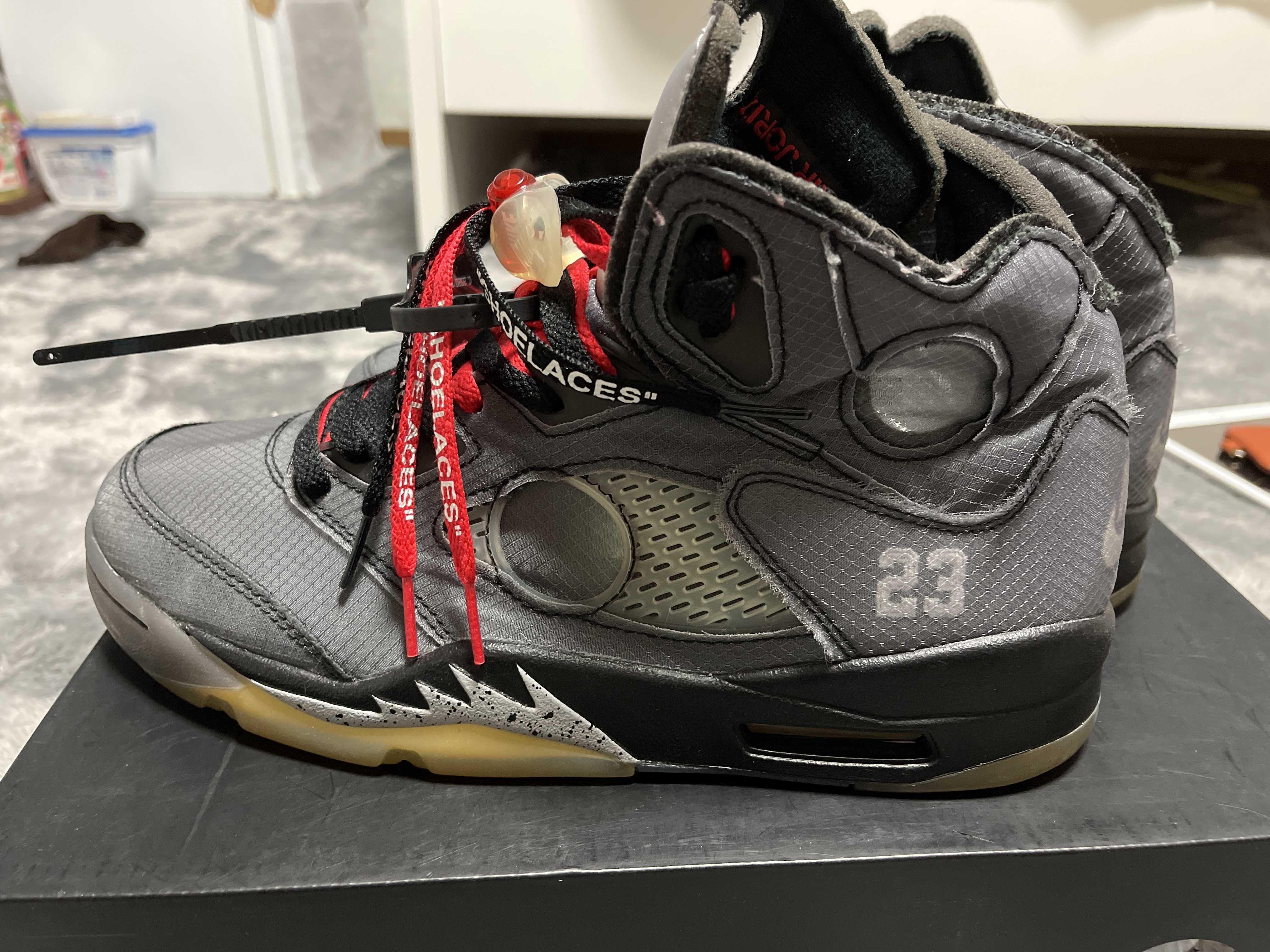 Off-White × Nike Air Jordan 5 "Black/Muslin/Fire Red"