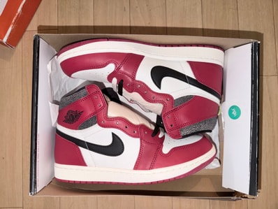 Nike Air Jordan 1 High OG "Lost & Found/Chicago"