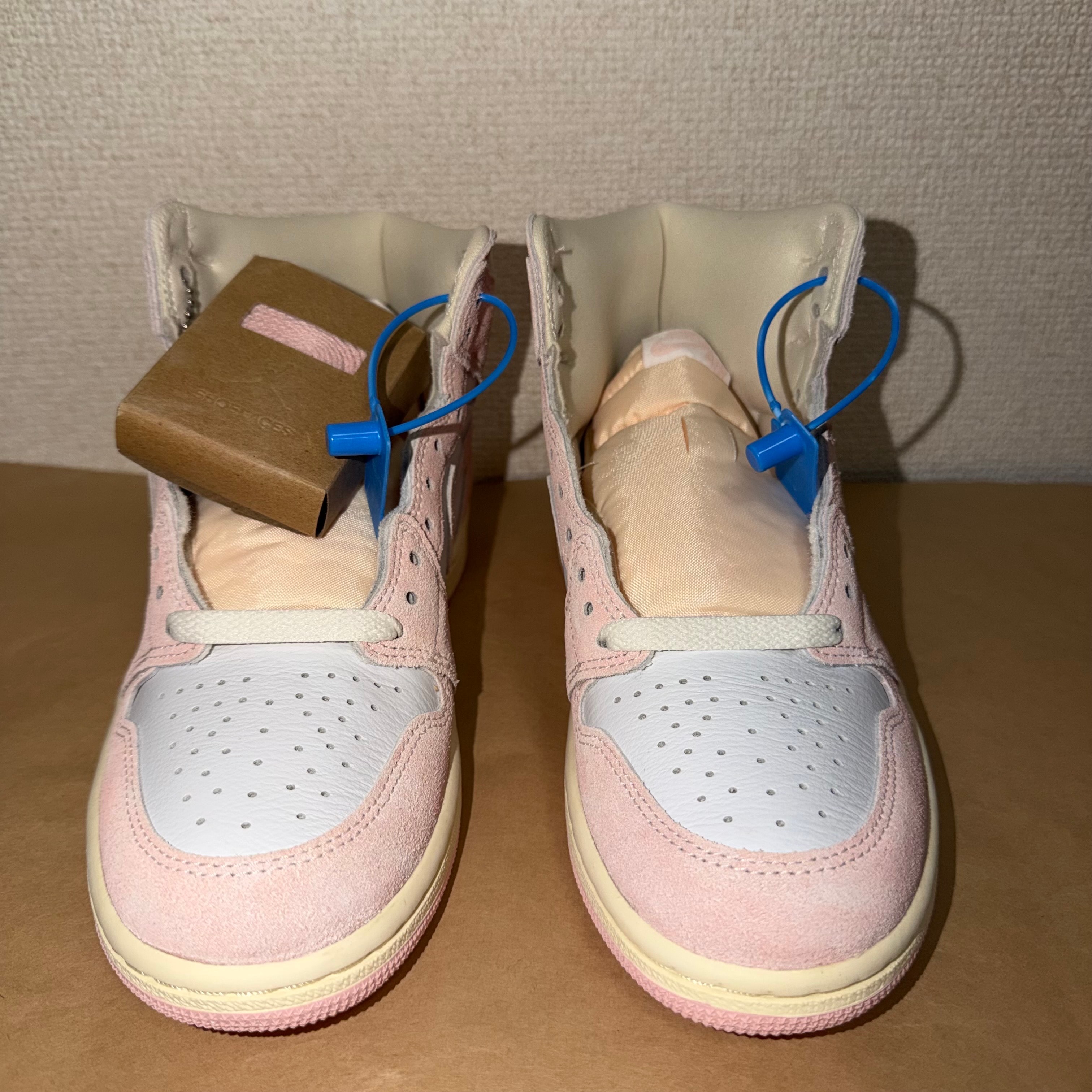 ナイキ ウィメンズ エアジョーダン1 レトロ ハイ OG "ウォッシュドピンク"