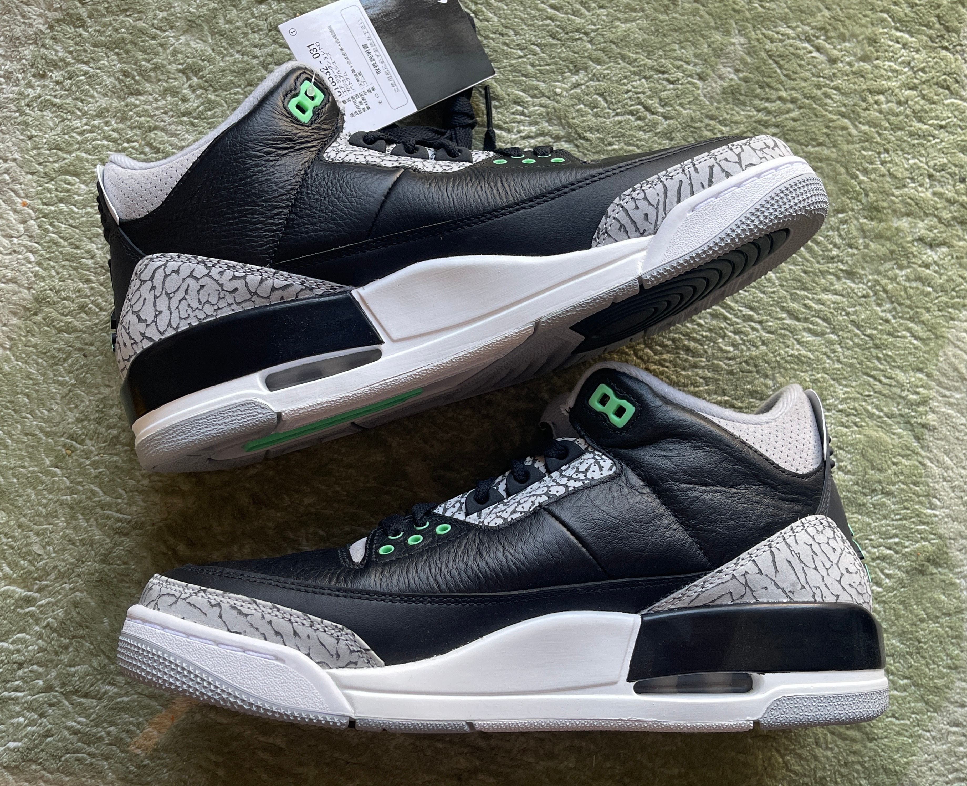 Nike Air Jordan 3 Retro "Green Glow"