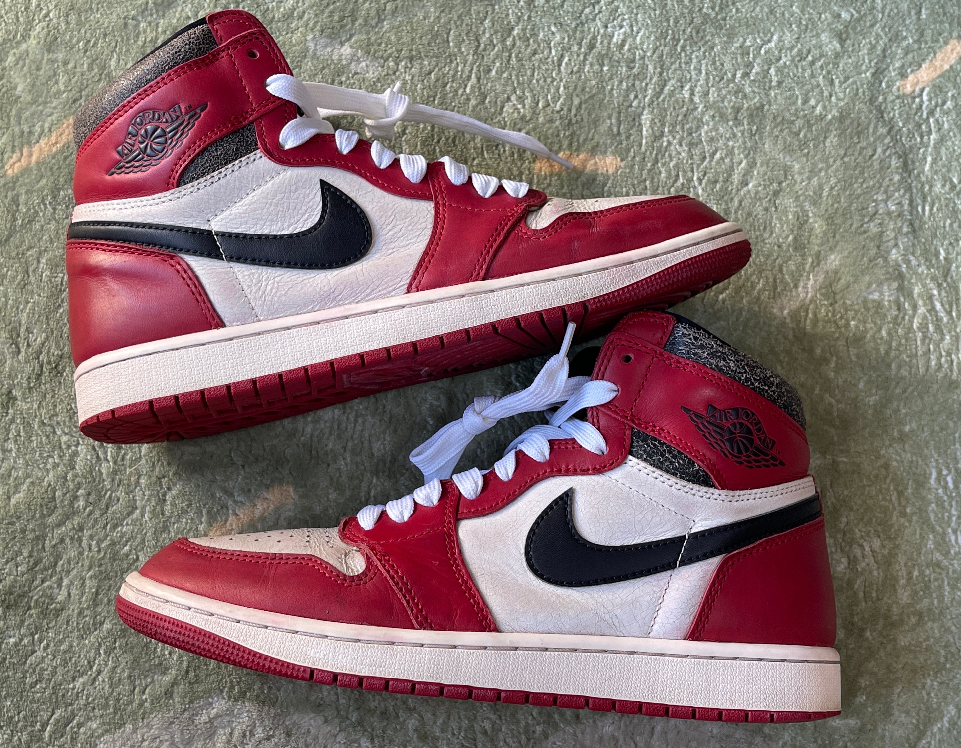 Nike Air Jordan 1 High OG "Lost & Found/Chicago"