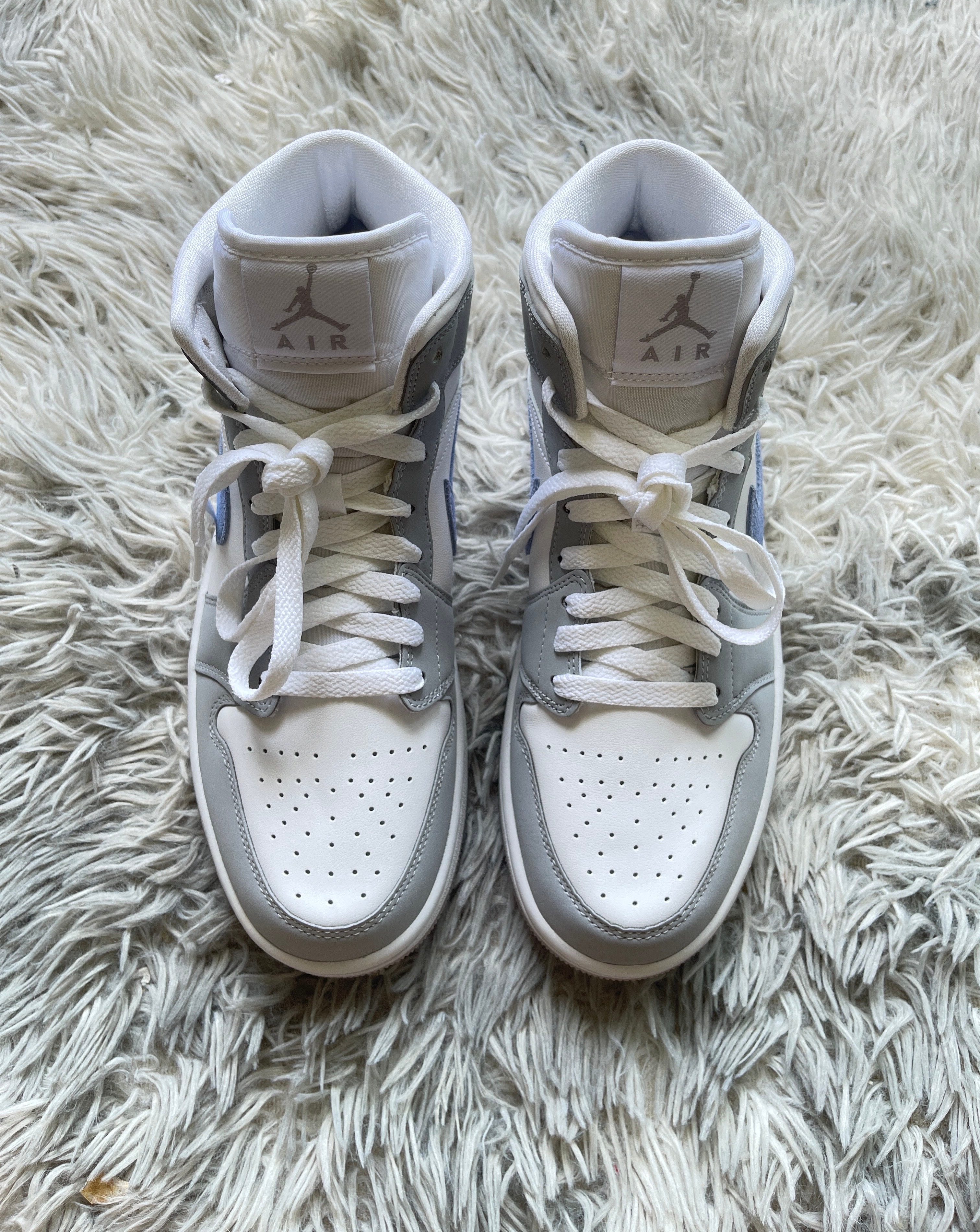 Nike Women's Air Jordan 1 Mid "Wolf Grey"