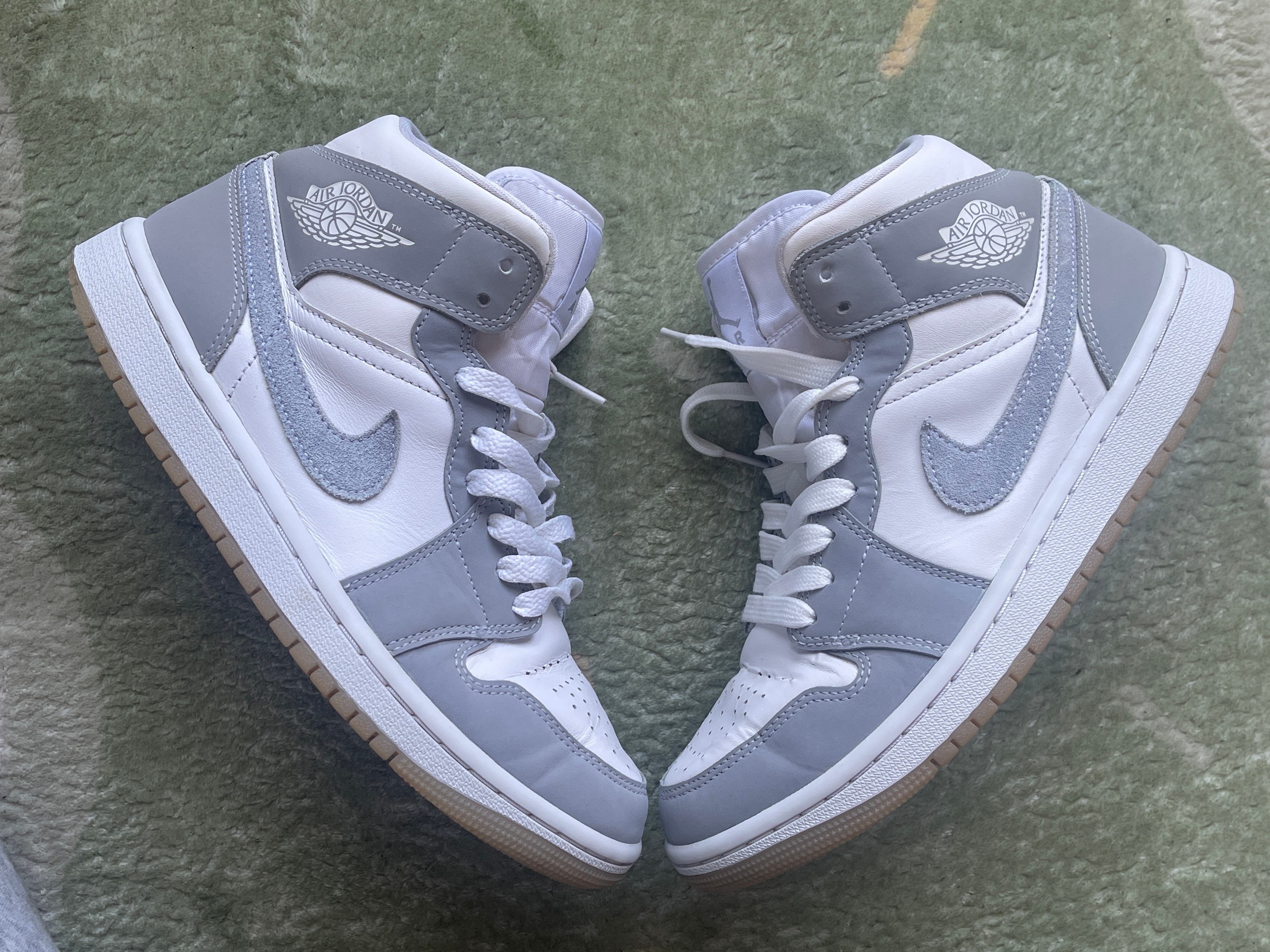 Nike Women's Air Jordan 1 Mid "Wolf Grey"