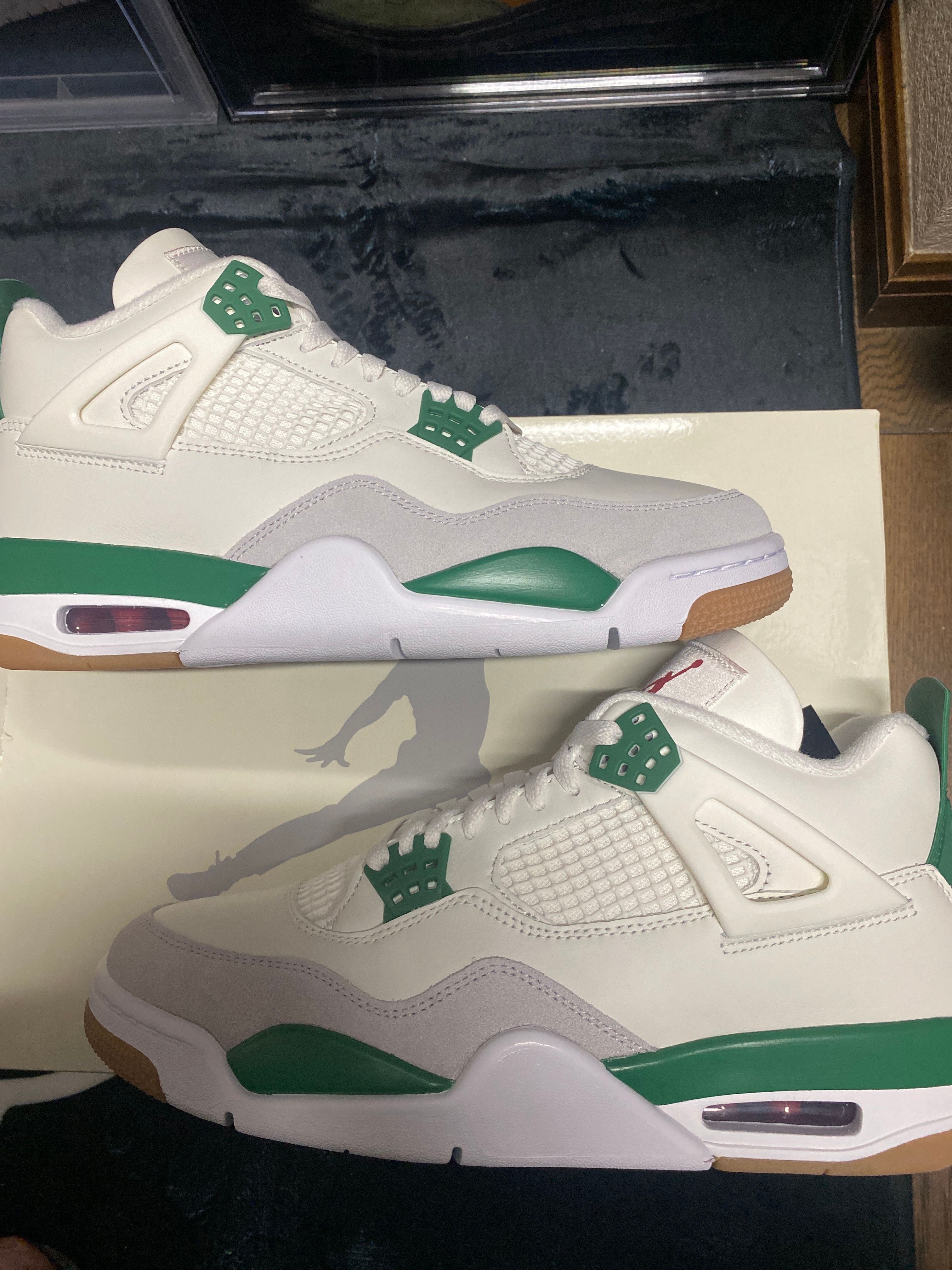 Nike SB × Air Jordan 4 Retro SP "Pine Green"