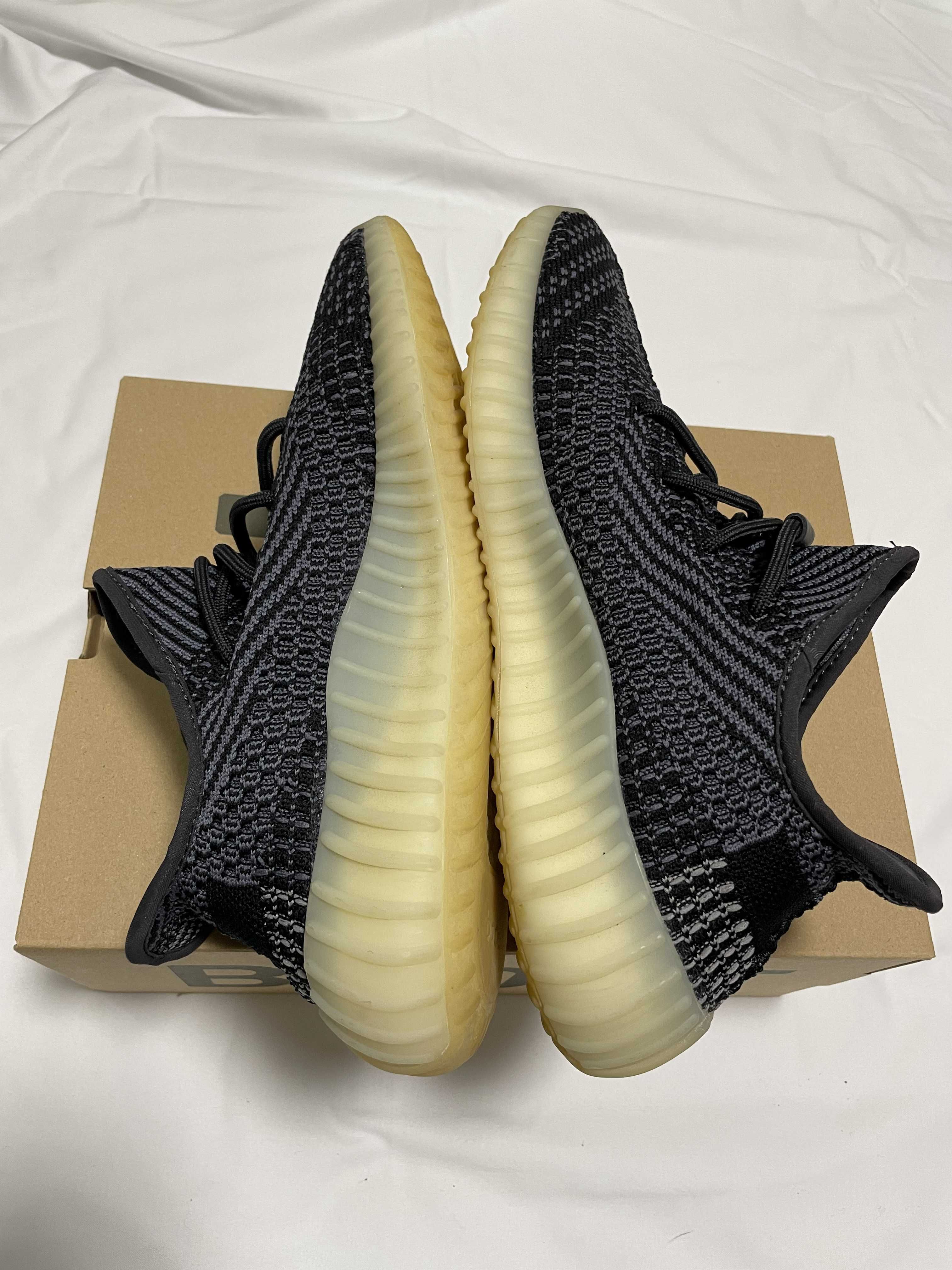 adidas YEEZY Boost 350V2 "Carbon"