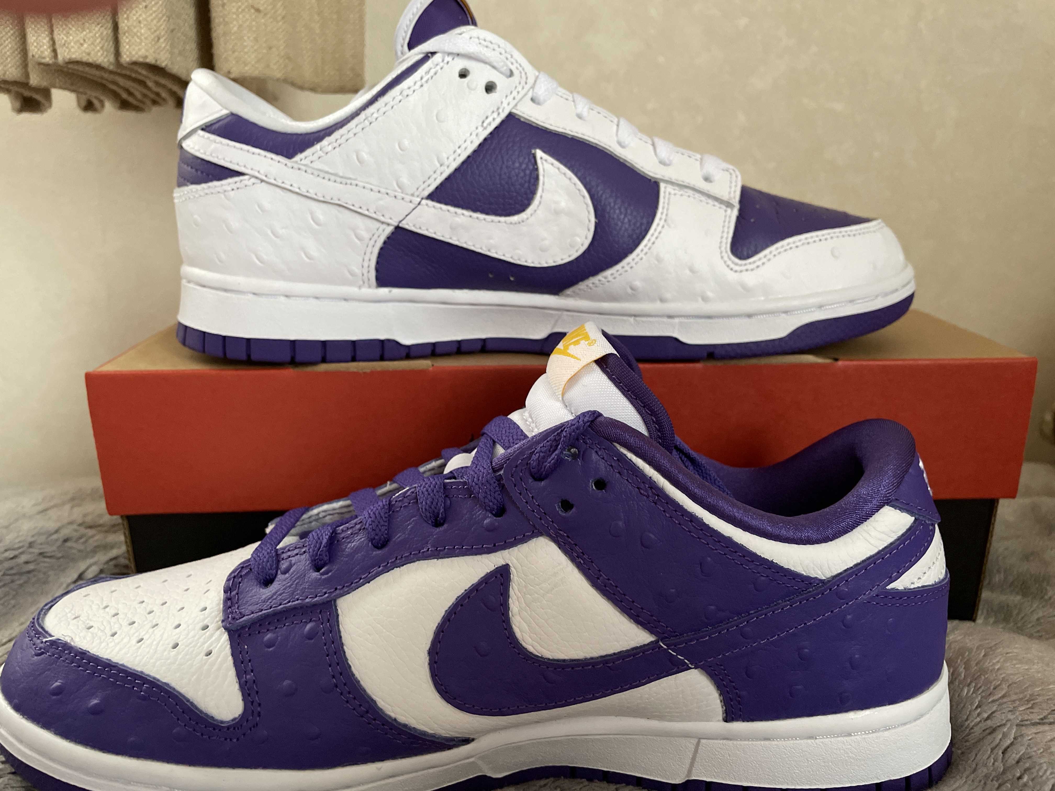 Nike Women's Dunk Low "Made You Look"