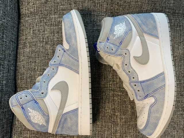 Nike Air Jordan 1 High OG "Hyper Royal"