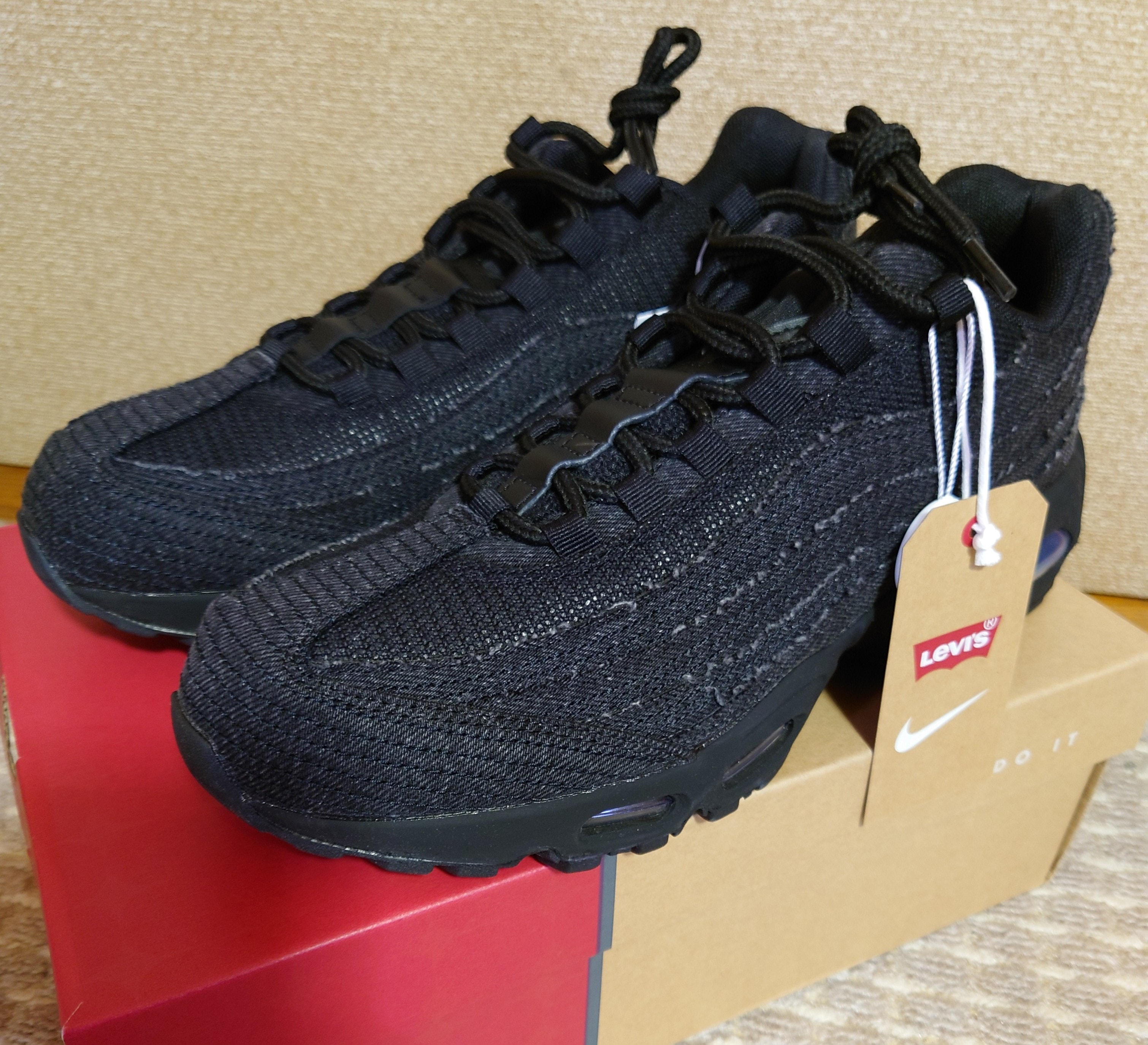Levi's × Nike Air Max 95 OG "Denim Black"