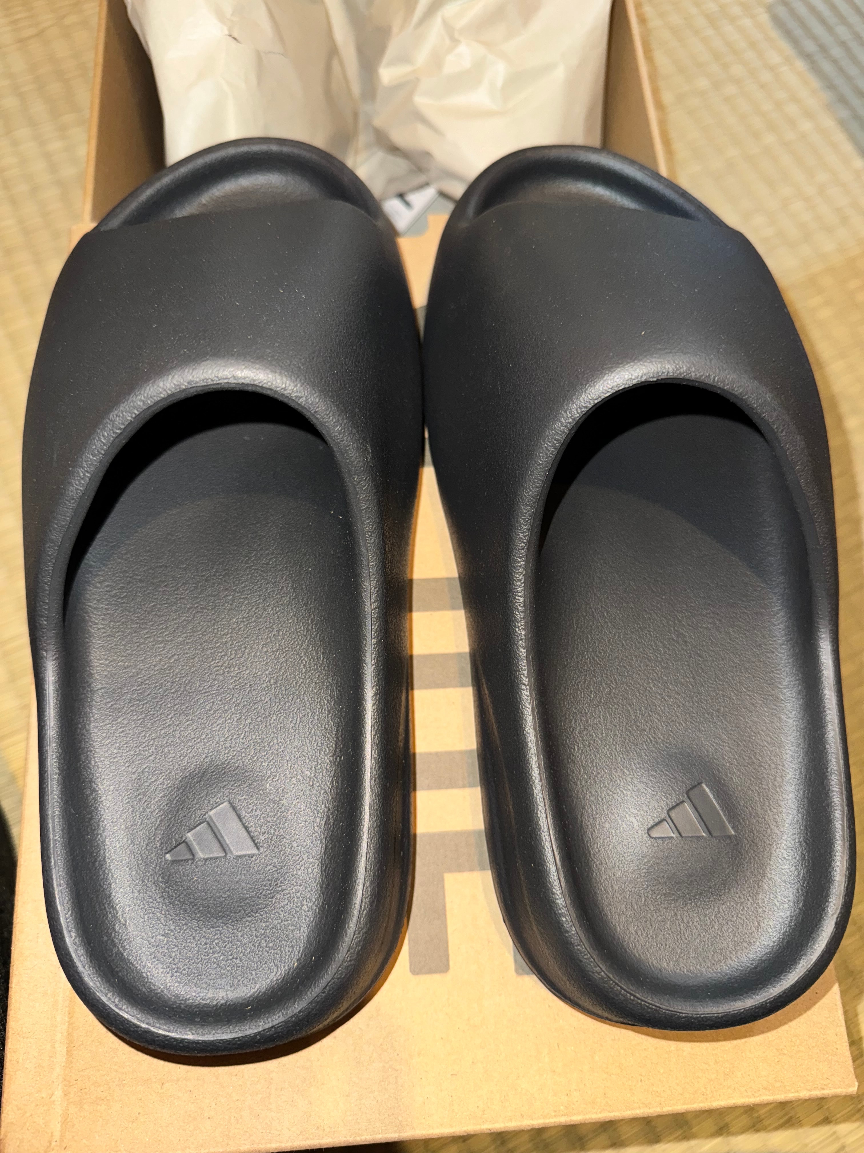 アディダス イージースライド "オニキス"