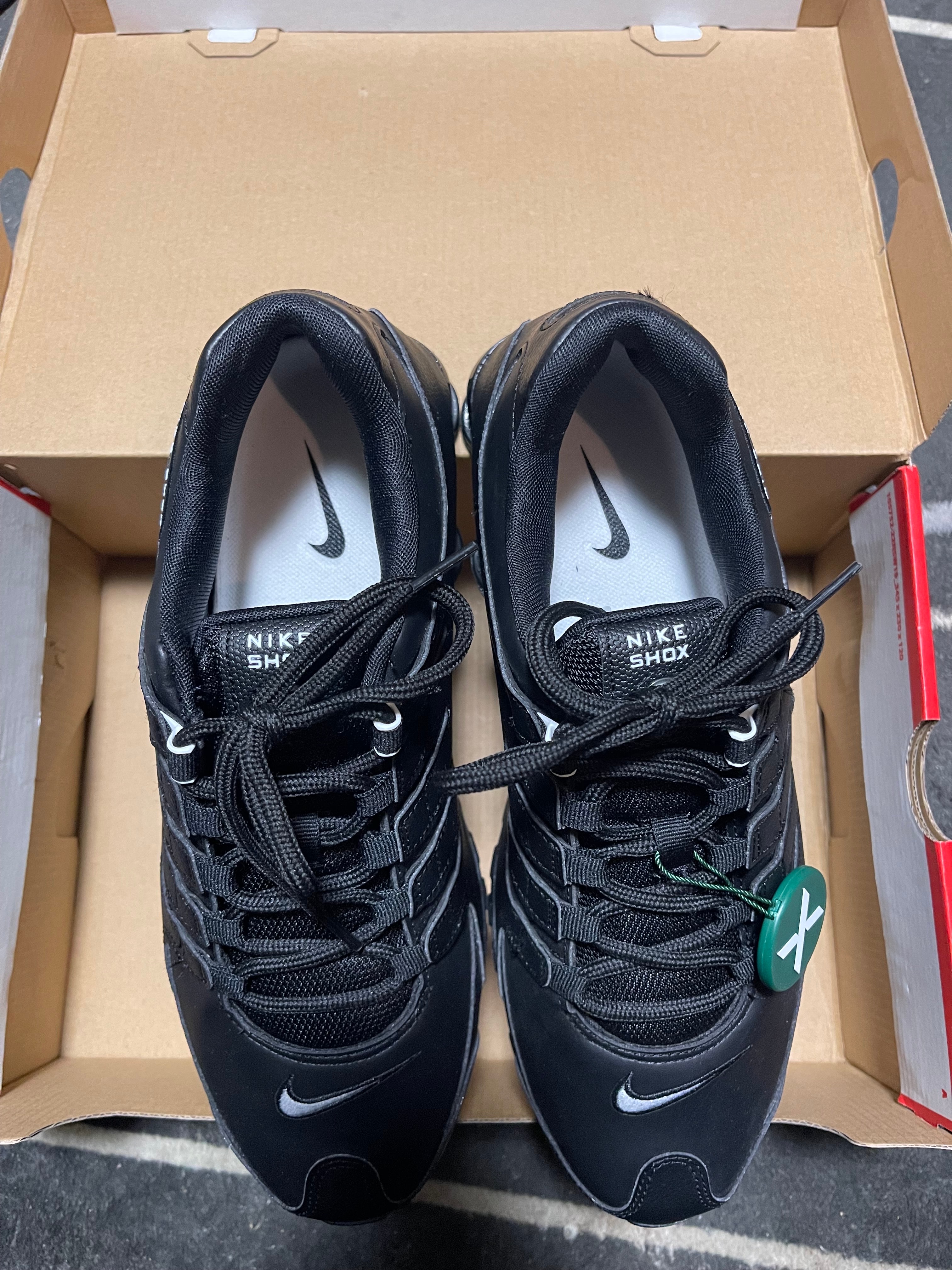 ナイキ ショックス NZ EU "ブラック ホワイト"