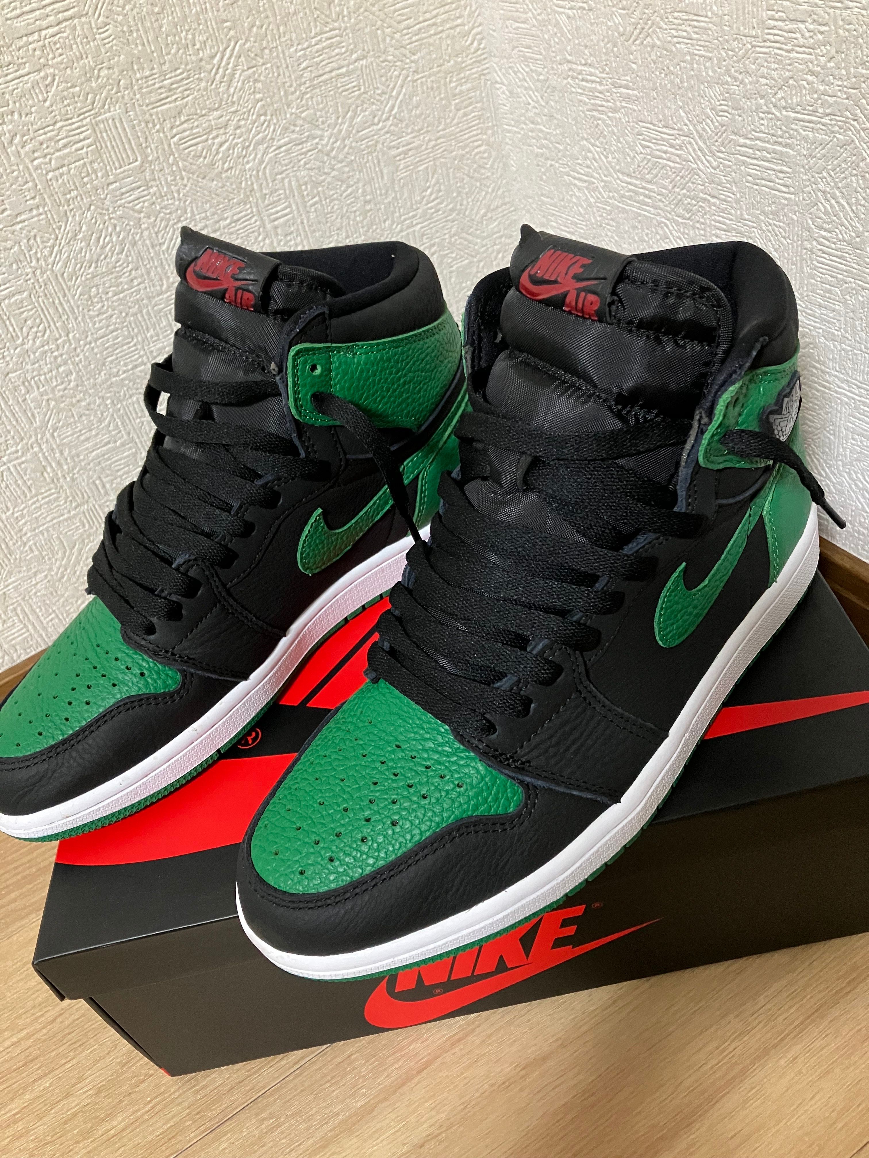 Nike Air Jordan 1 Retro High OG "Black/Pine Green" (2020)