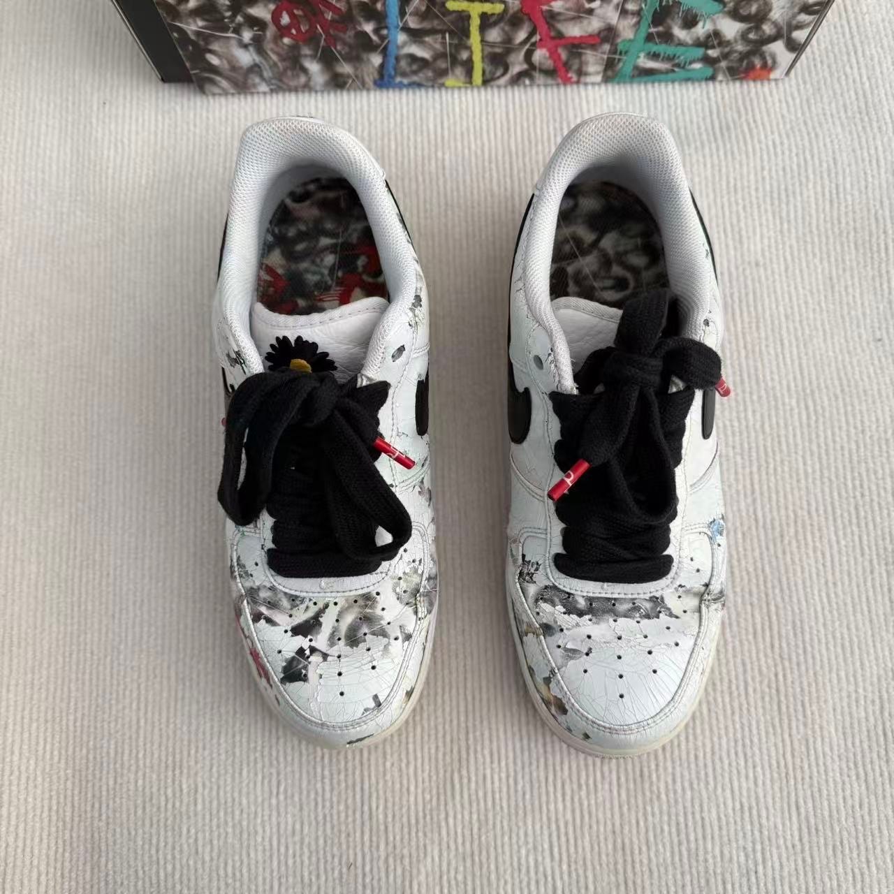 PEACEMINUSONE × Nike Air Force 1 Low "Para-noise/White/Black" / G-DRAGON