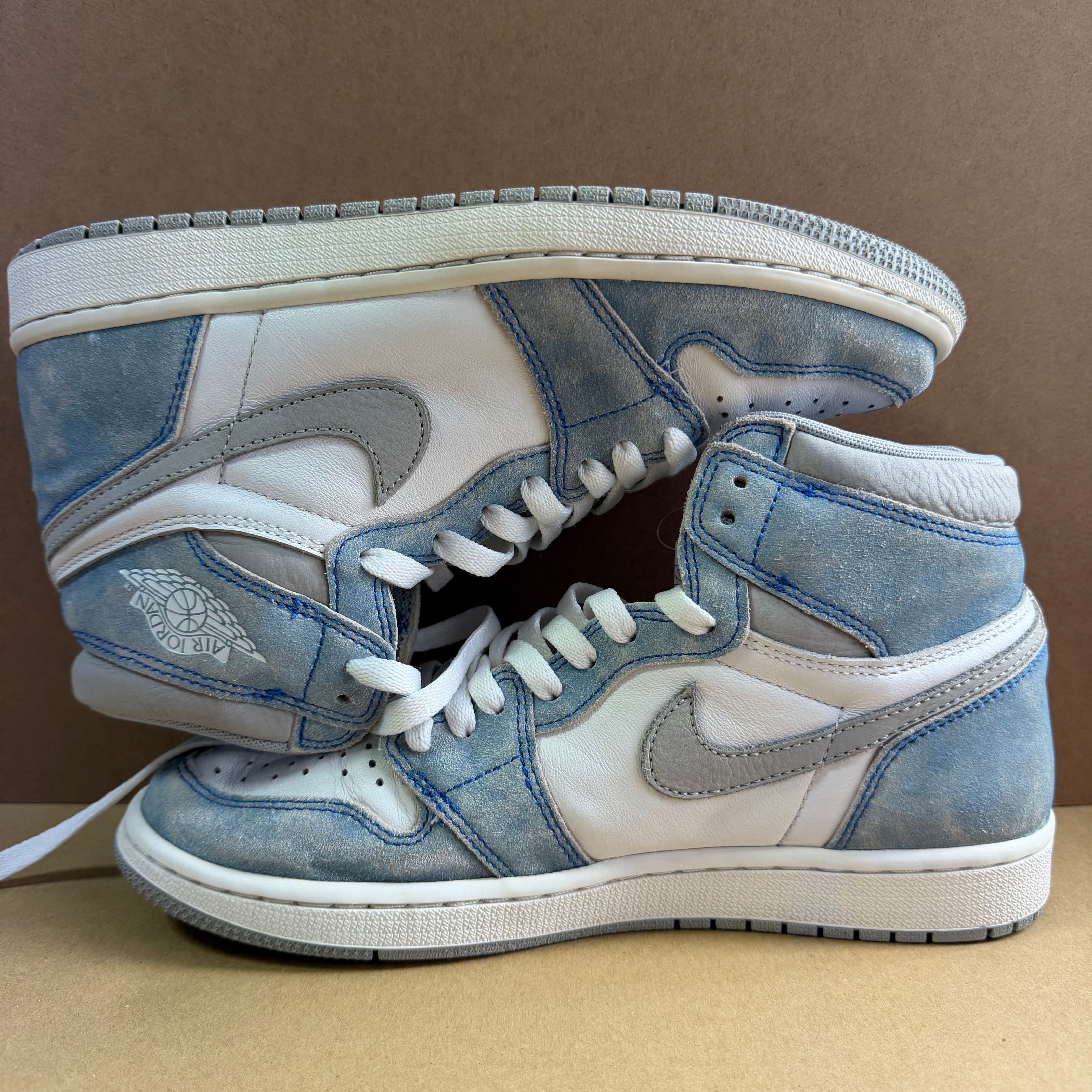 Nike Air Jordan 1 High OG "Hyper Royal"