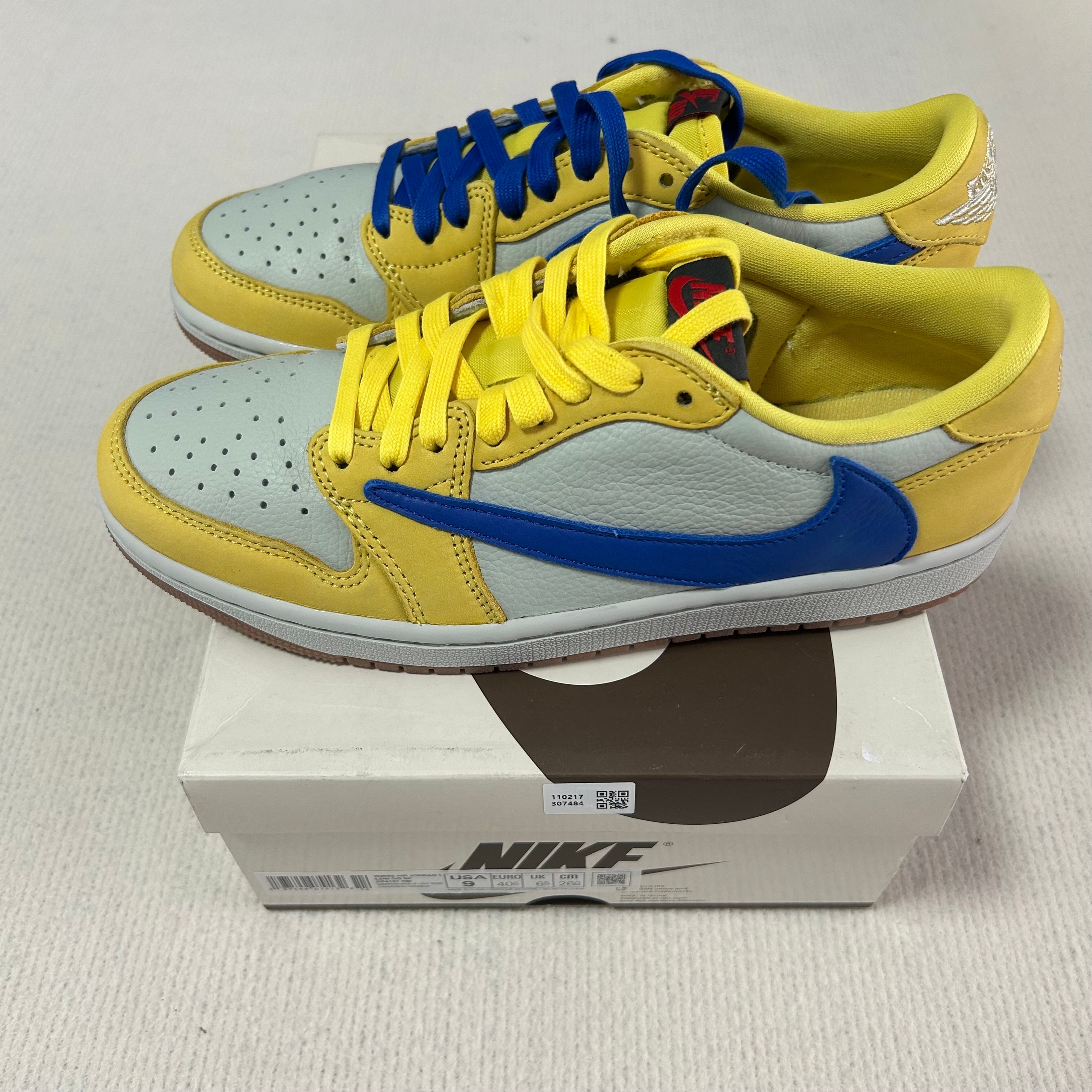 トラヴィススコット × ナイキ ウィメンズ エアジョーダン1 レトロ ロー OG "カナリー"