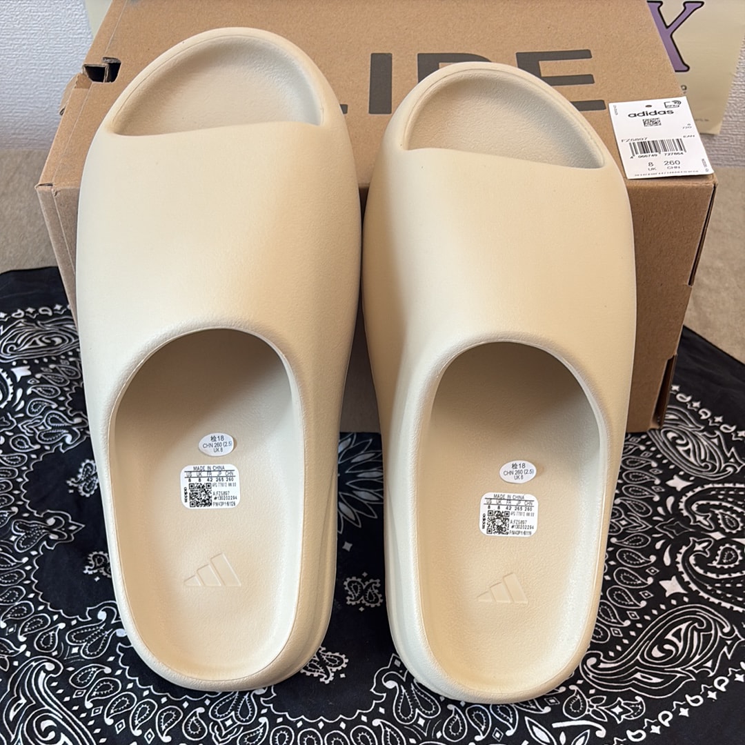 Yeezy Slide (イージー スライド) 人気の新作/中古通販