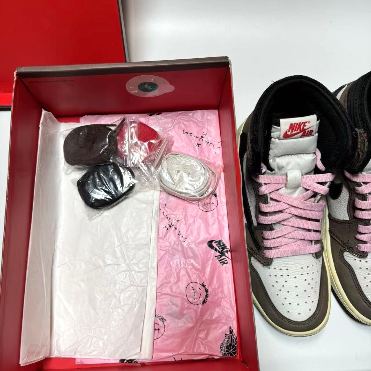 Travis Scott × Nike Air Jordan 1 Retro High OG TS SP "Sail/Dark Mocha"