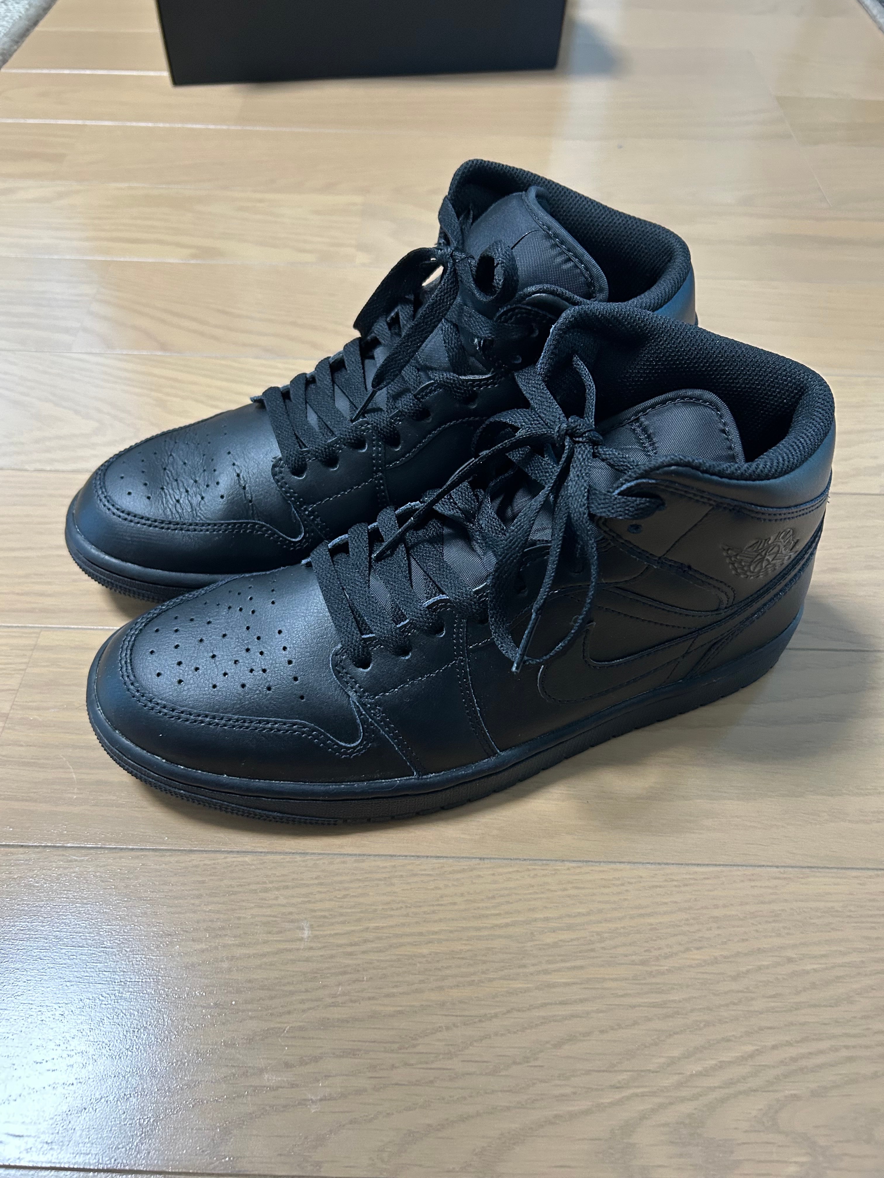 Nike Air Jordan 1 Mid "Triple Black"