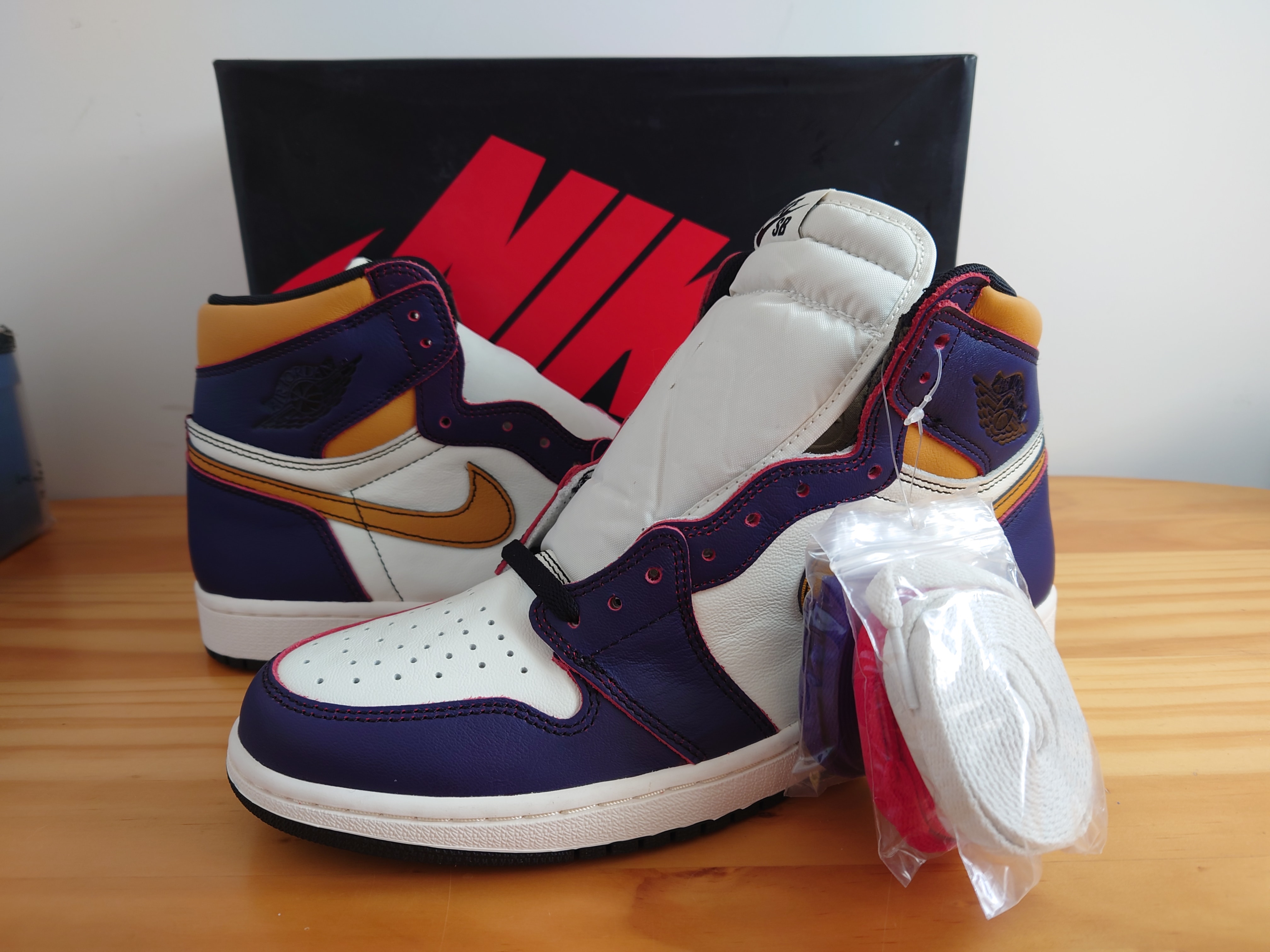 Nike SB × Air Jordan 1 Retro High "La To Chicago"