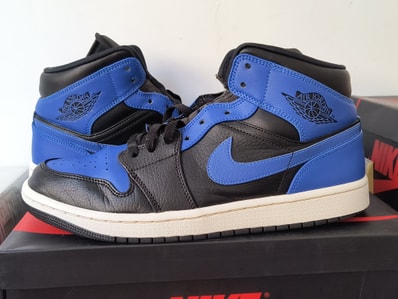 Nike Air Jordan 1 Mid "Hyper Royal"