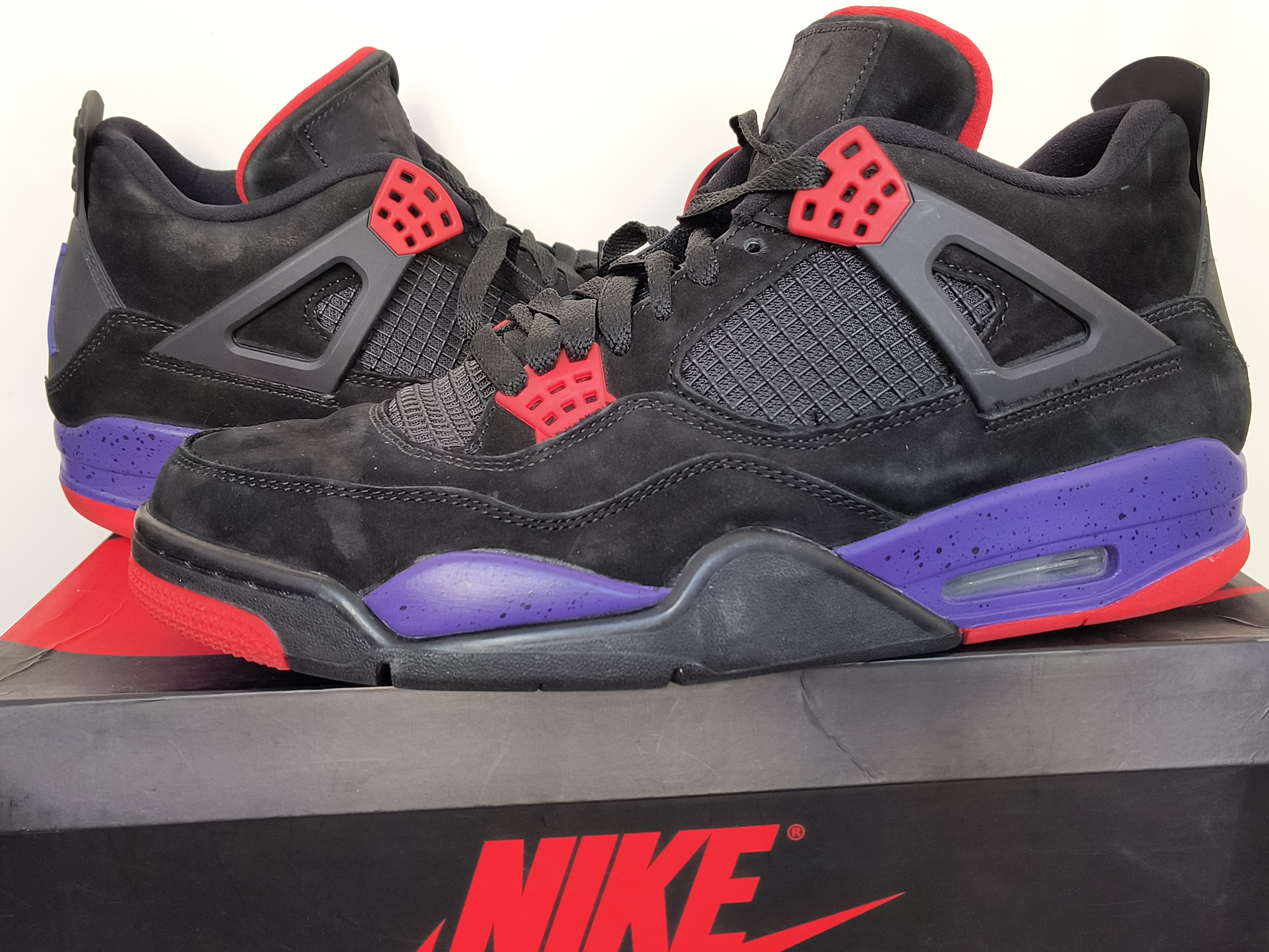 ナイキ エアジョーダン4 レトロ "ラプターズ"