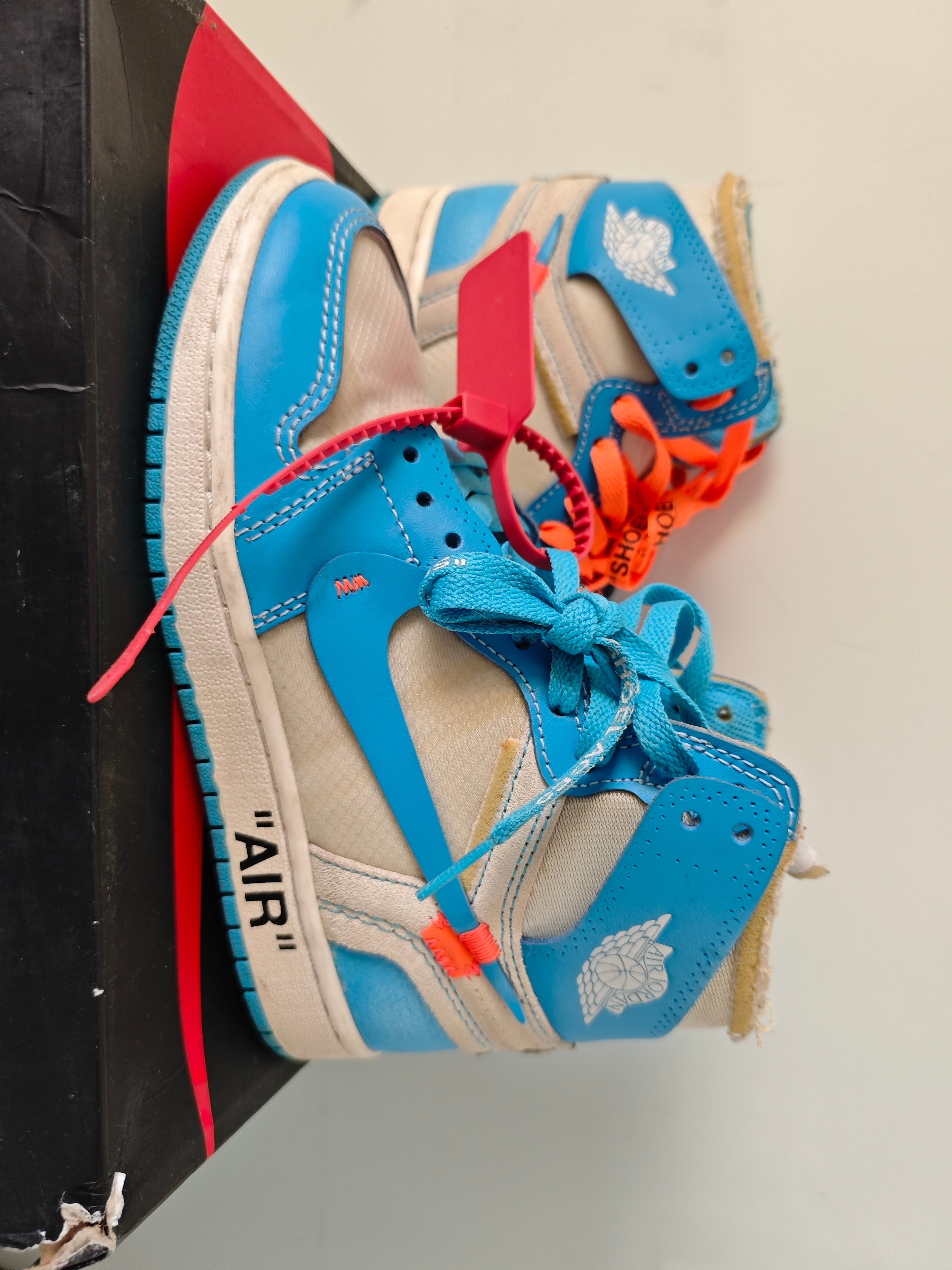 Off-White × Nike Air Jordan 1 High UNC "White/Dark Powder Blue"