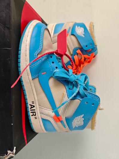 Off-White × Nike Air Jordan 1 High UNC "White/Dark Powder Blue"
