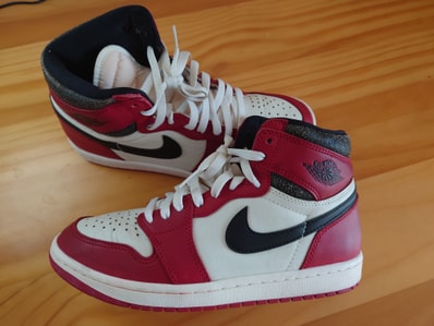 Nike Air Jordan 1 High OG "Lost & Found/Chicago"