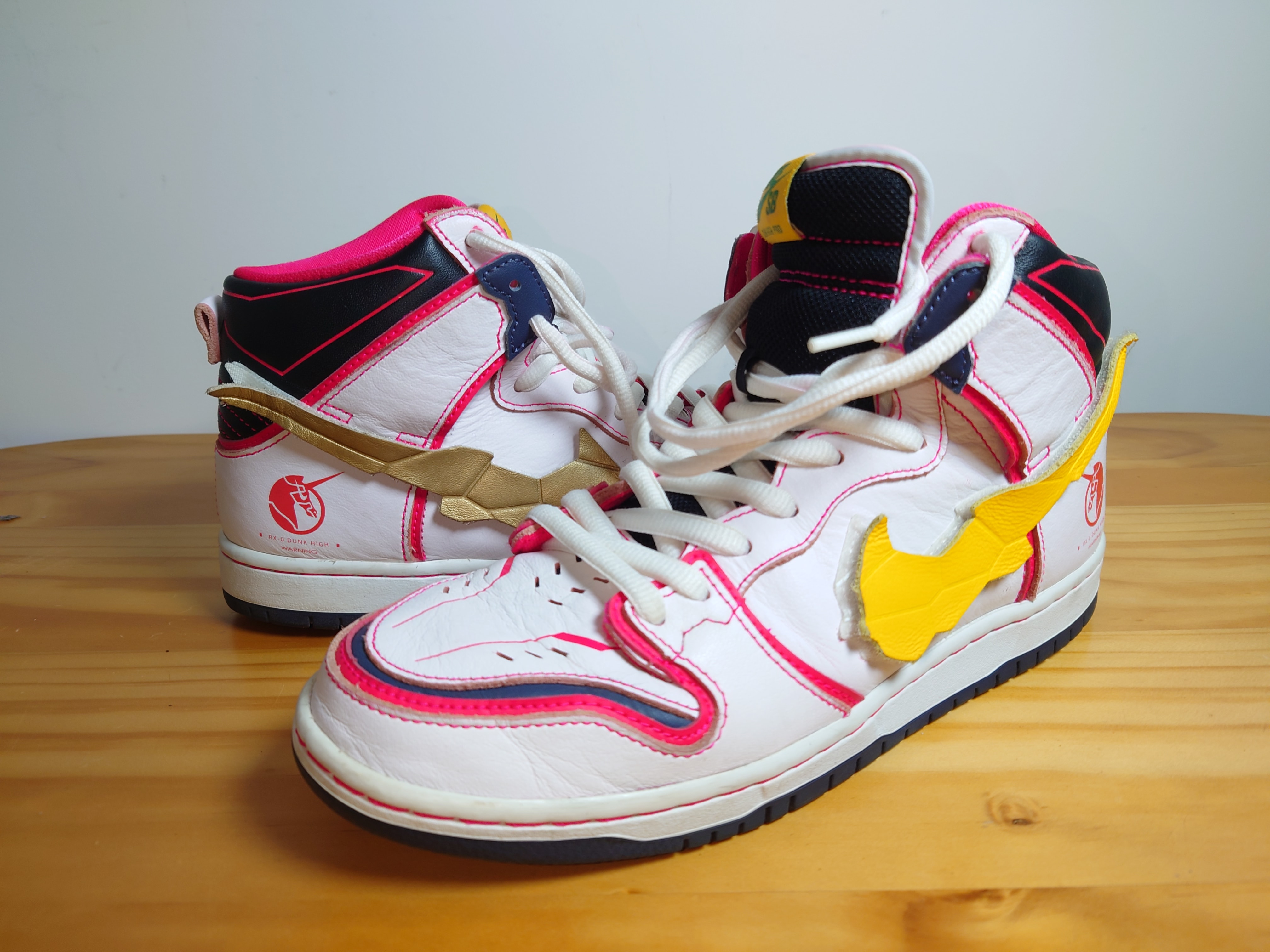 Gundam Unicorn × Nike SB Dunk High PRO QS "UNICORN"