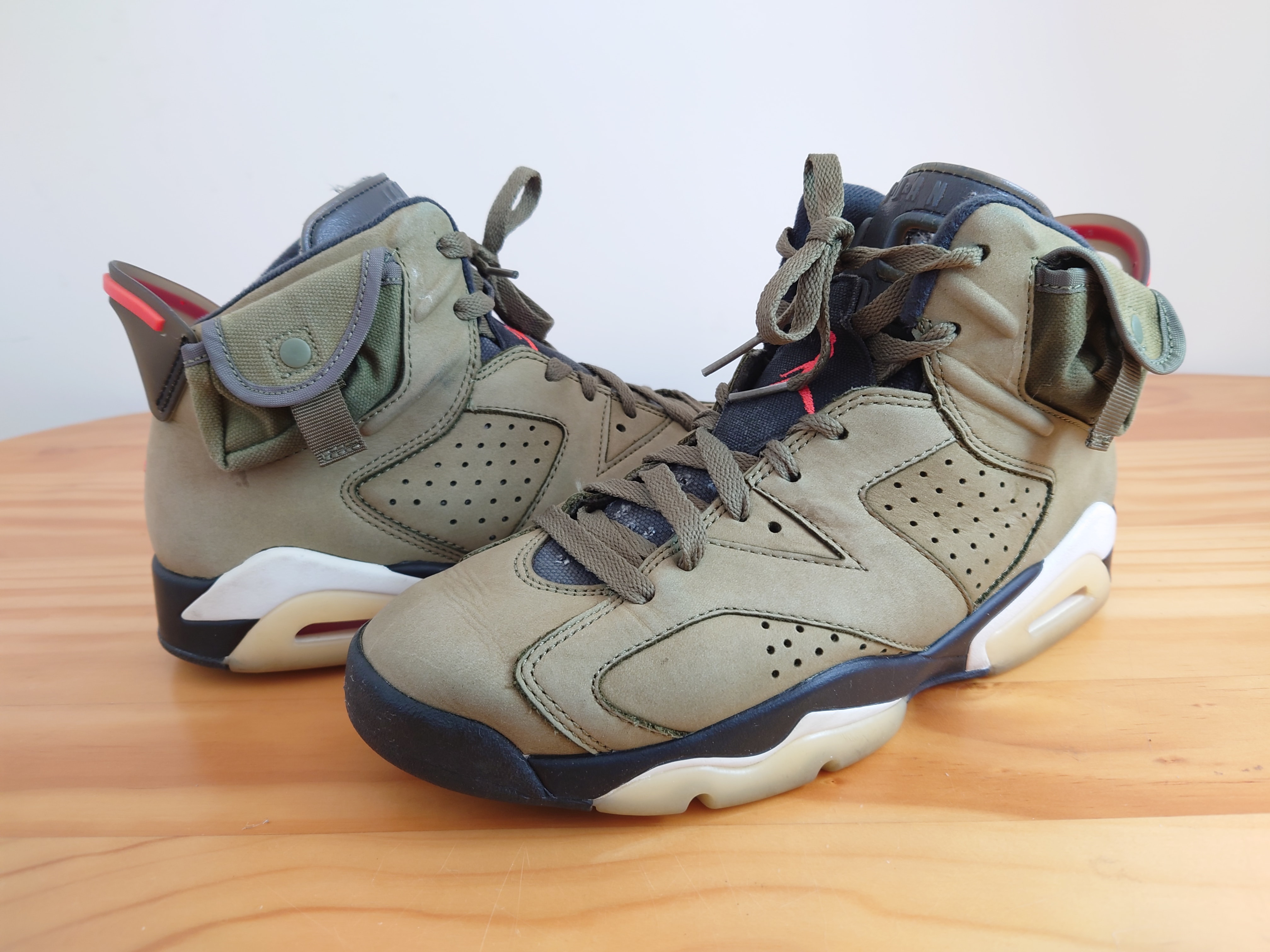 Travis Scott × Nike Air Jordan 6 Retro "Medium Olive"