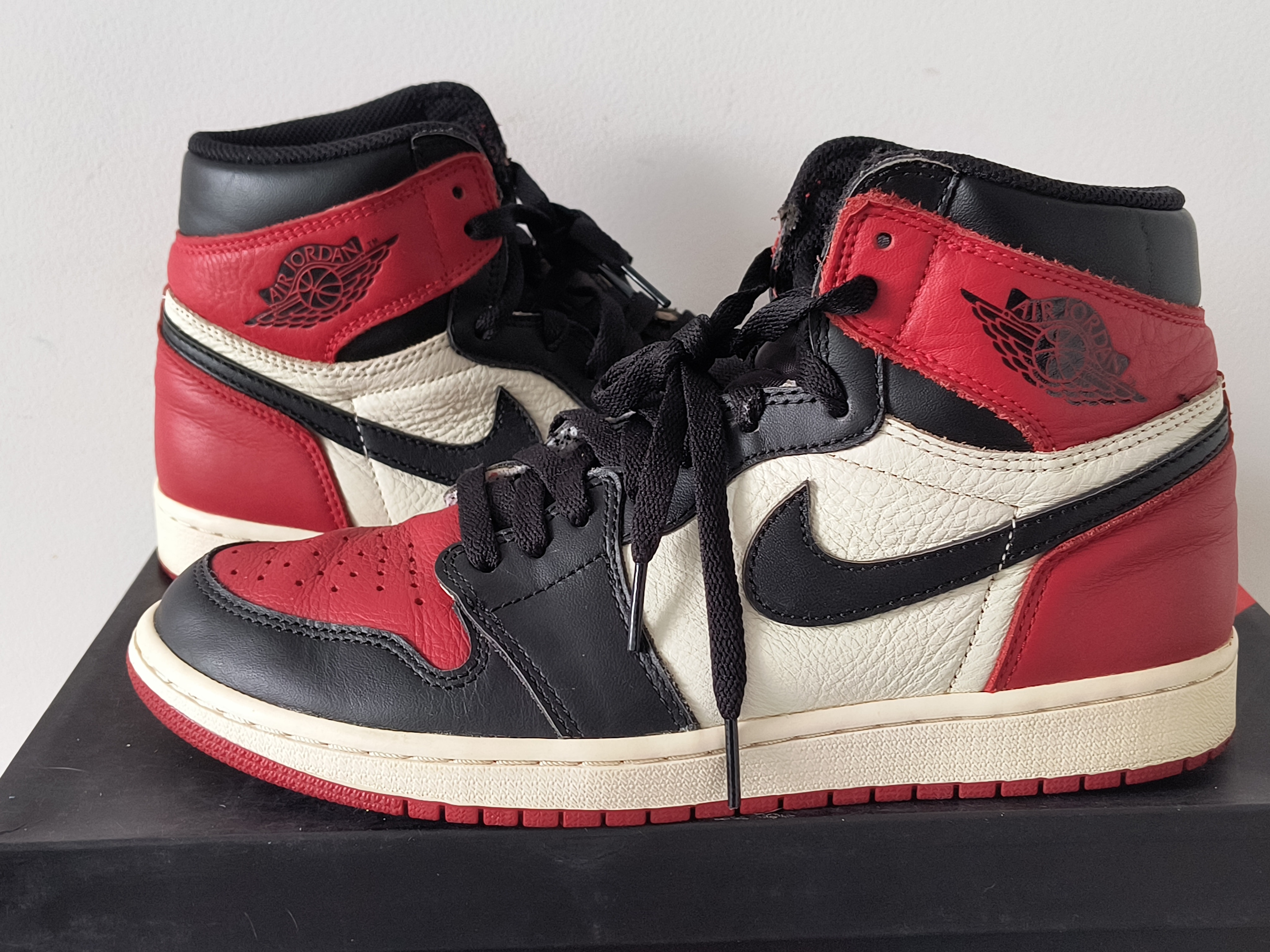 Nike Air Jordan 1 Retro High OG "Bred Toe"