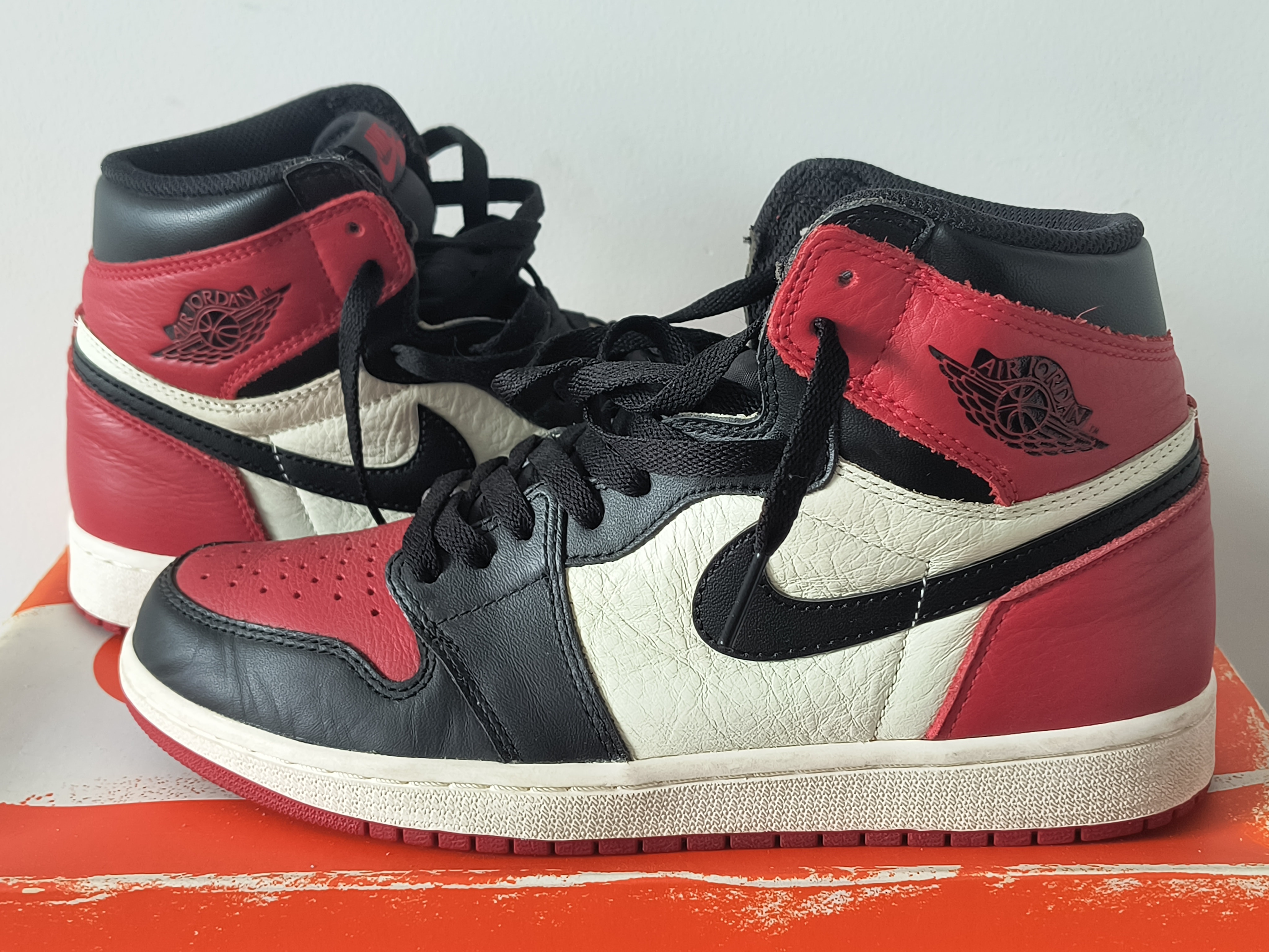 Nike Air Jordan 1 Retro High OG "Bred Toe"