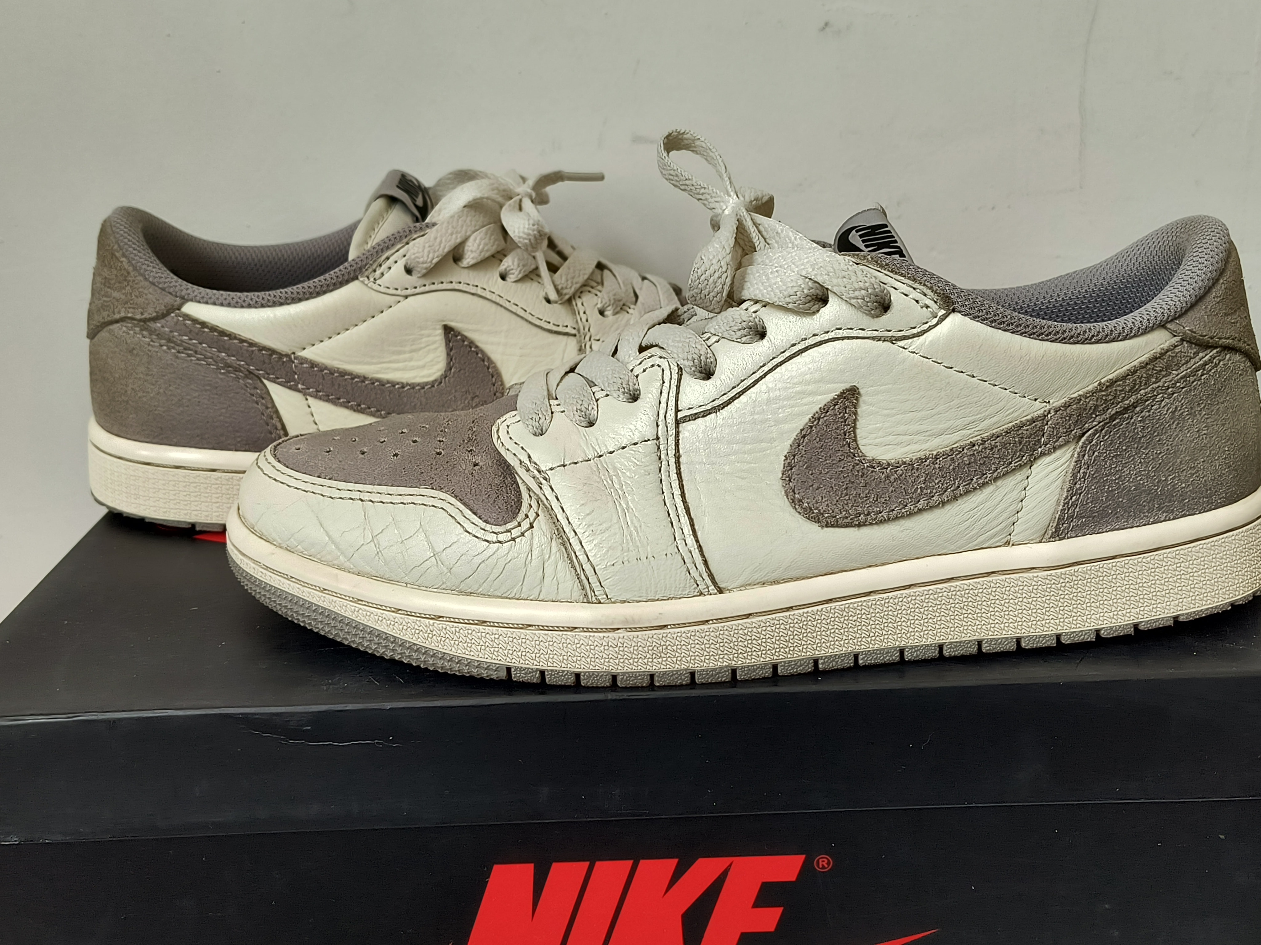 Nike Air Jordan 1 Retro Low OG "Atmosphere Grey"