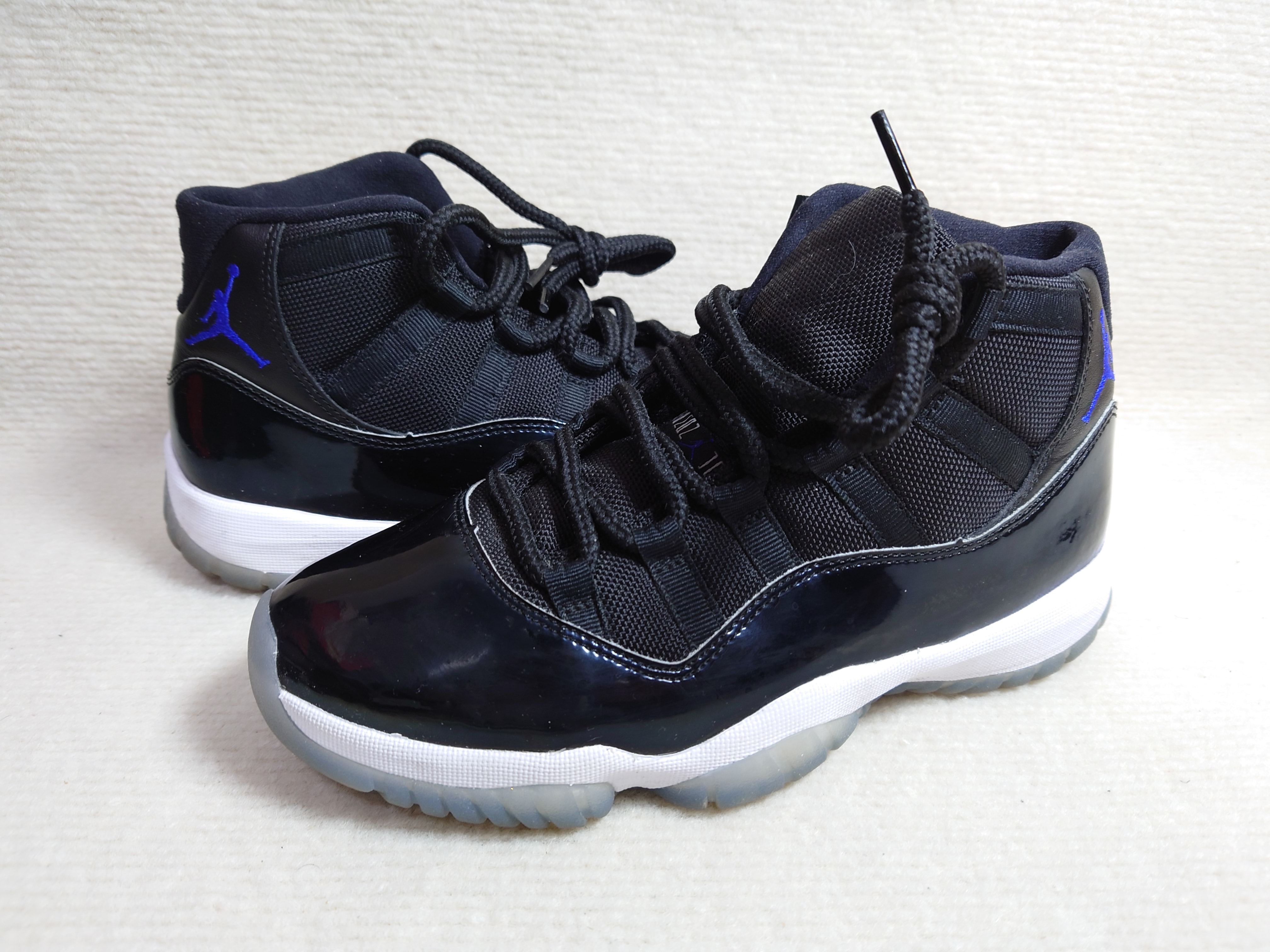 Nike Air Jordan 11 Retro "Space Jam" (2016)