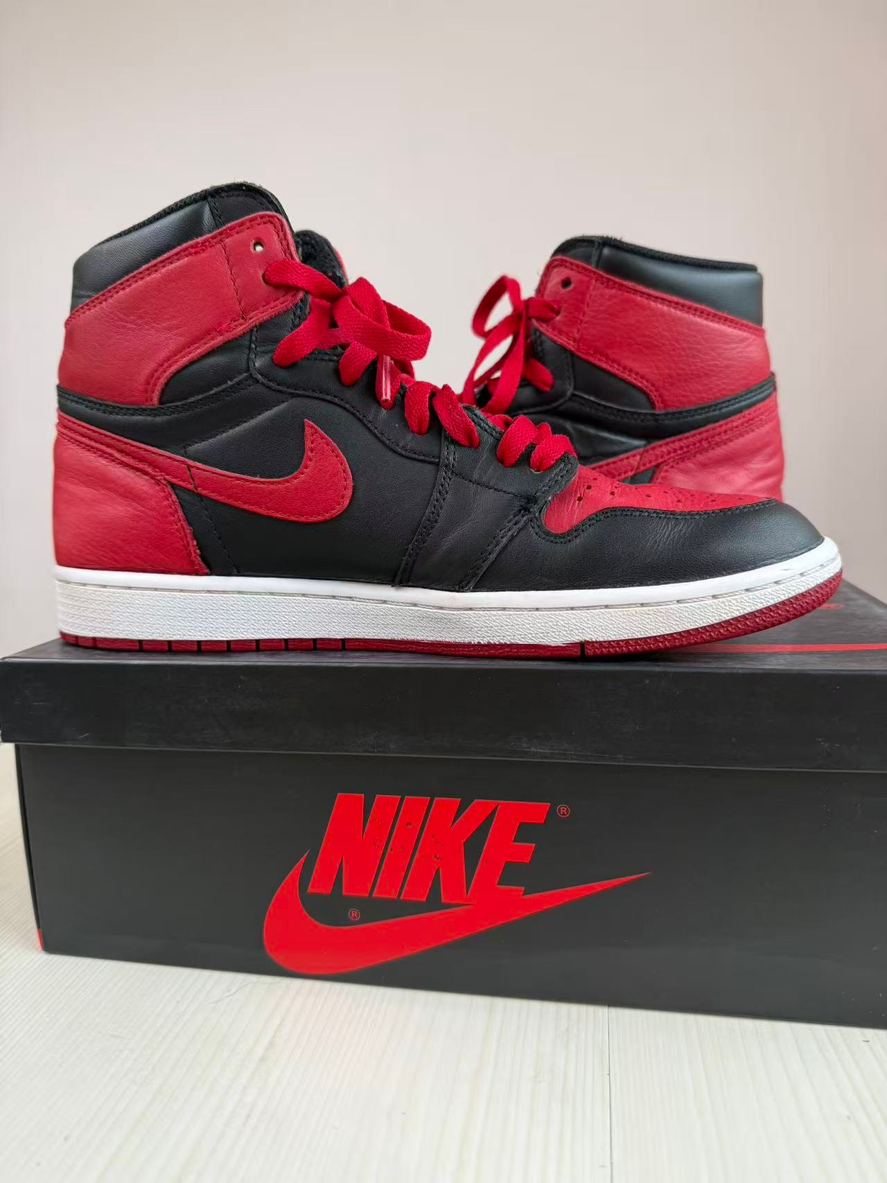 Nike Air Jordan 1 Retro High OG "Bred/Banned"
