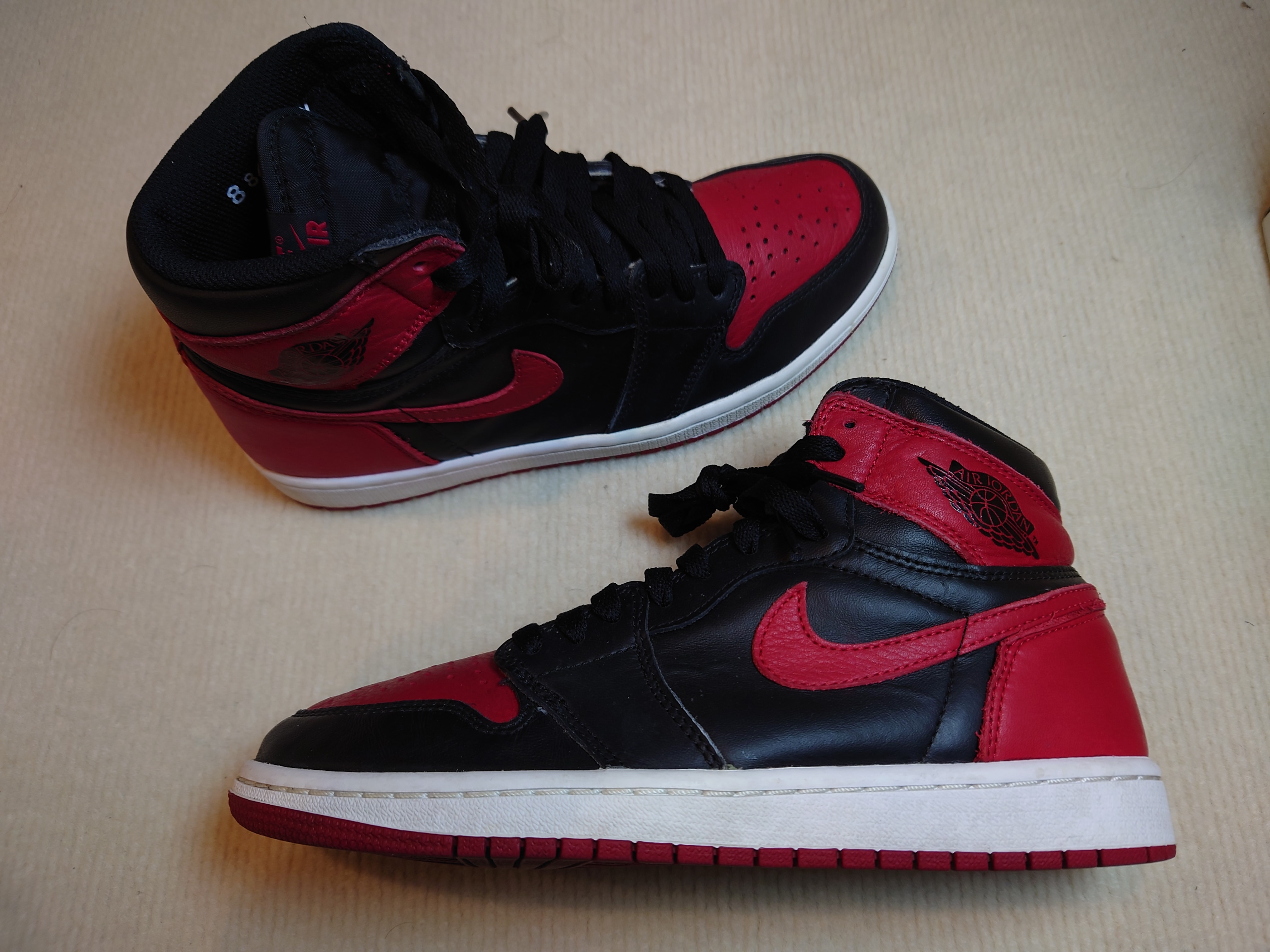 Nike Air Jordan 1 Retro High OG "Bred/Banned"