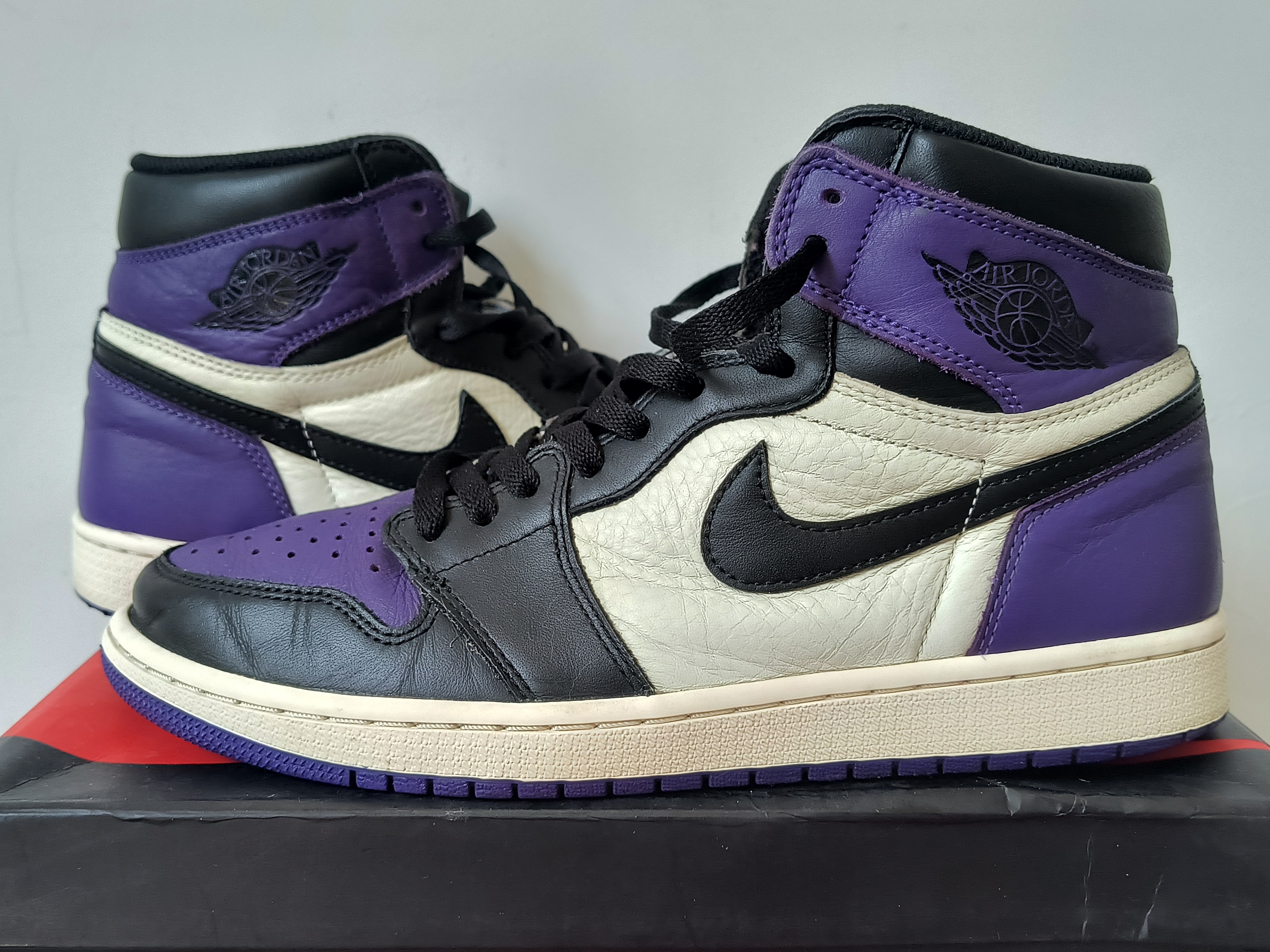 Nike Air Jordan 1 Retro High OG "Court Purple" (2018)