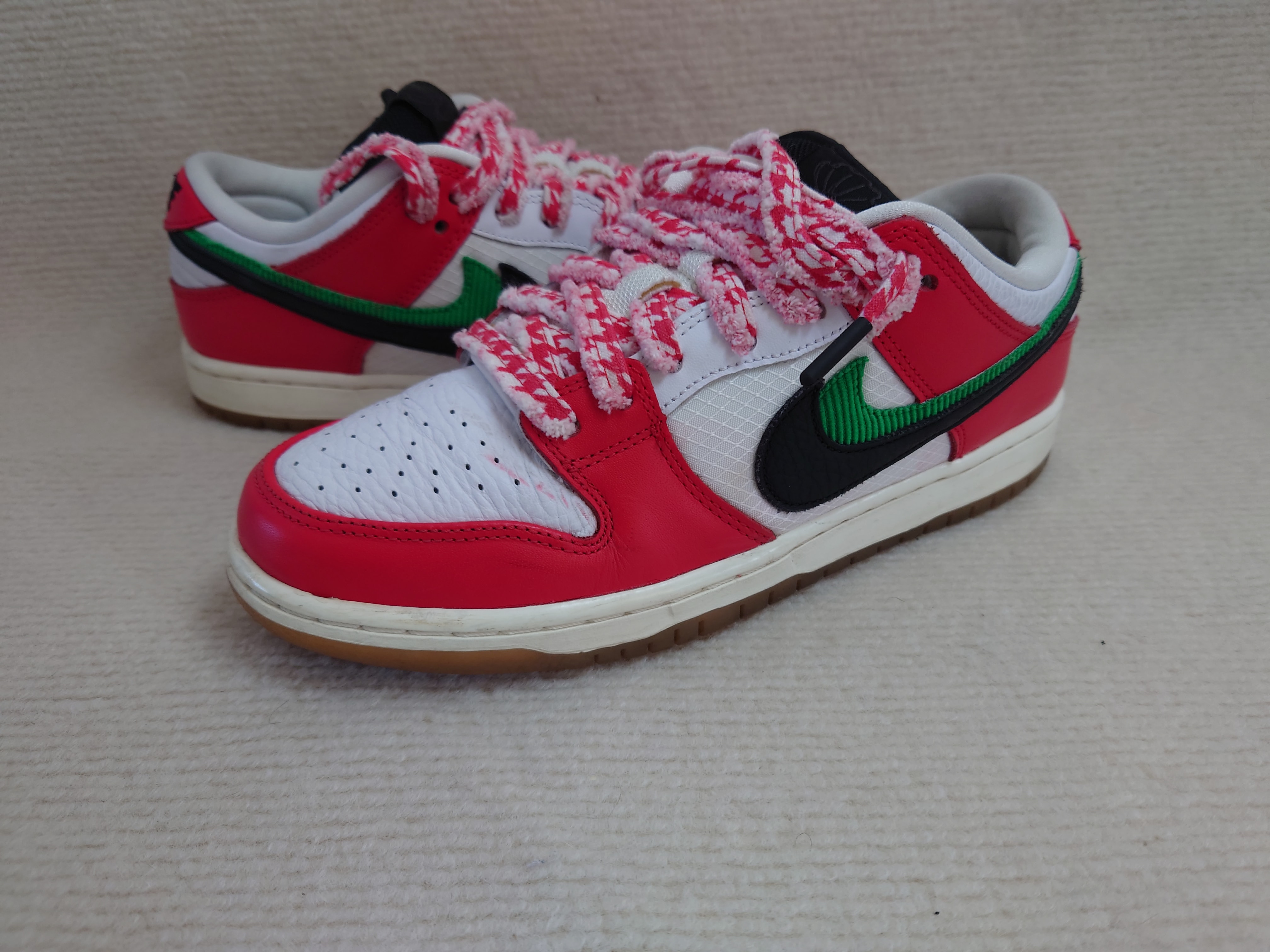 Frame Skate x Nike SB Dunk Low "Habibi"