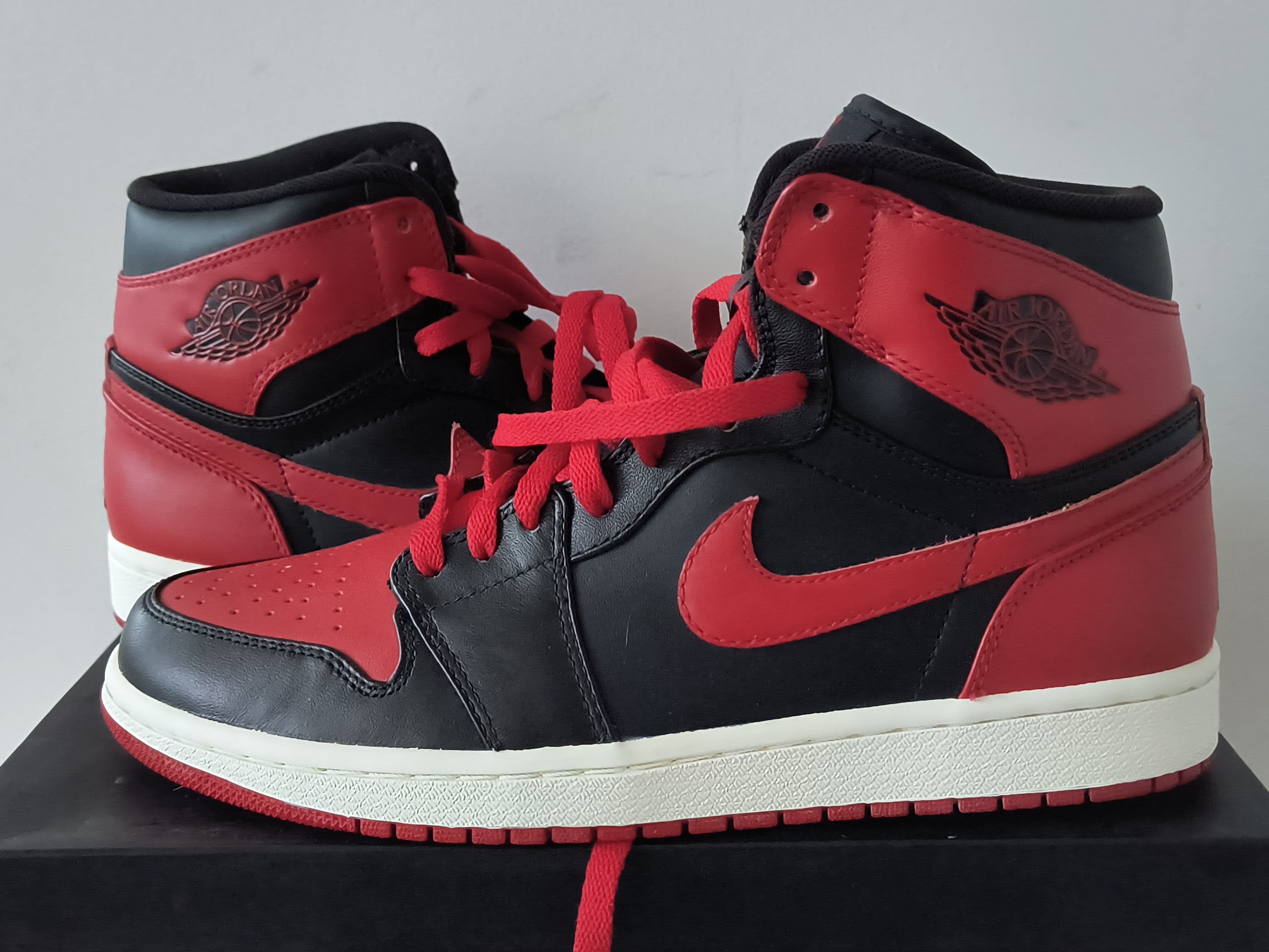 Nike Air Jordan 1 "Defining Moments Pack One 60 Pts" (332550-061/332550-101)