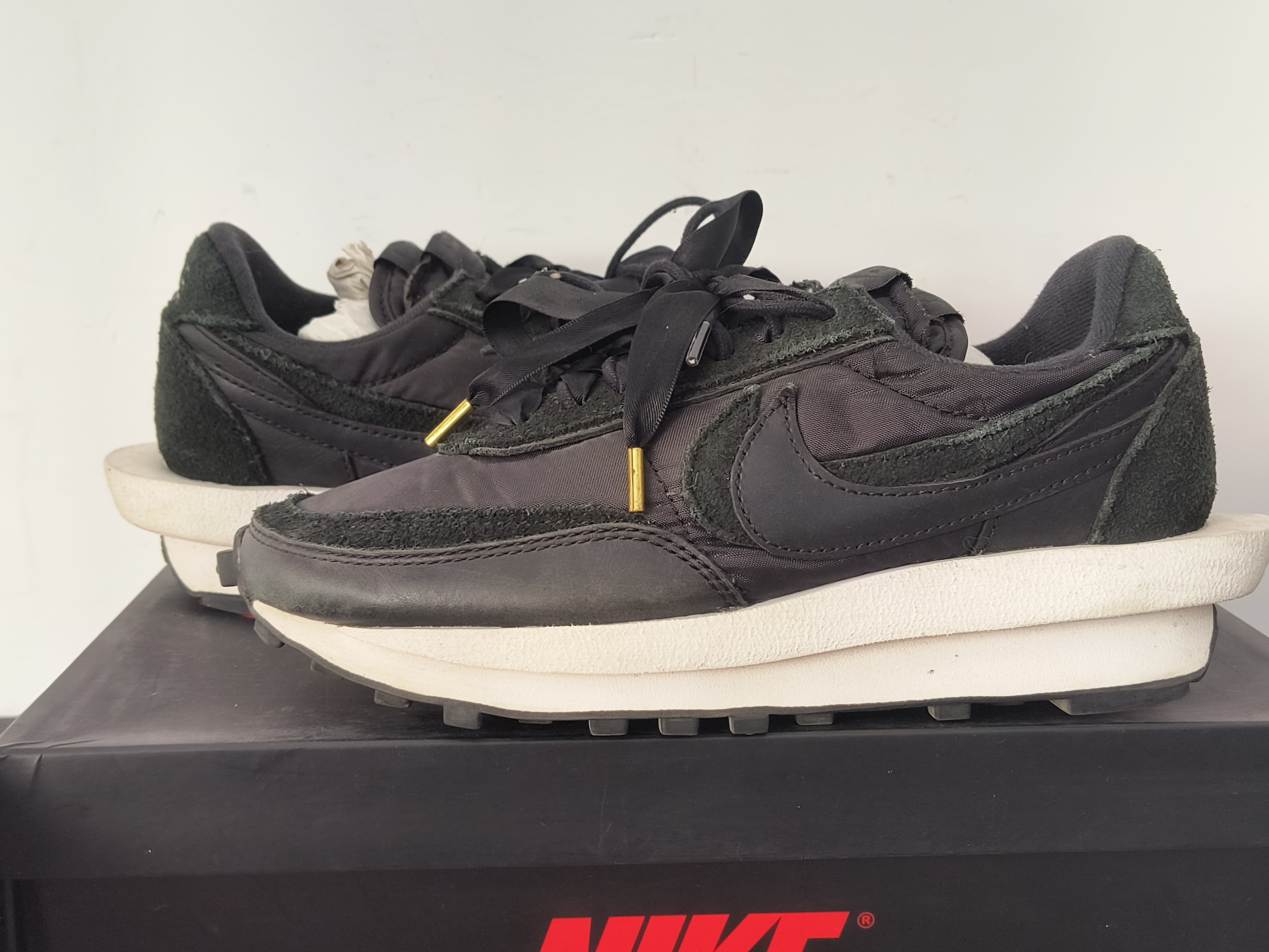 サカイ × ナイキ LDV ワッフル "トリプルブラック"