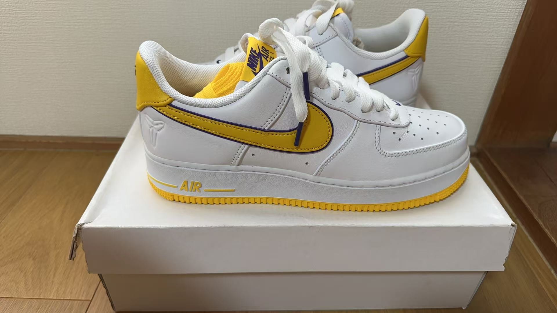 Kobe Bryant × Nike Air Force 1 Low Retro QS "Varsity Maize and Varsity Purple"
