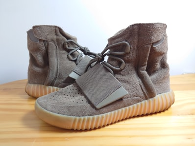 adidas YEEZY Boost 750 "Light Brown Gum (Chocolate)"