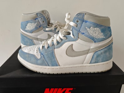Nike Air Jordan 1 High OG "Hyper Royal"