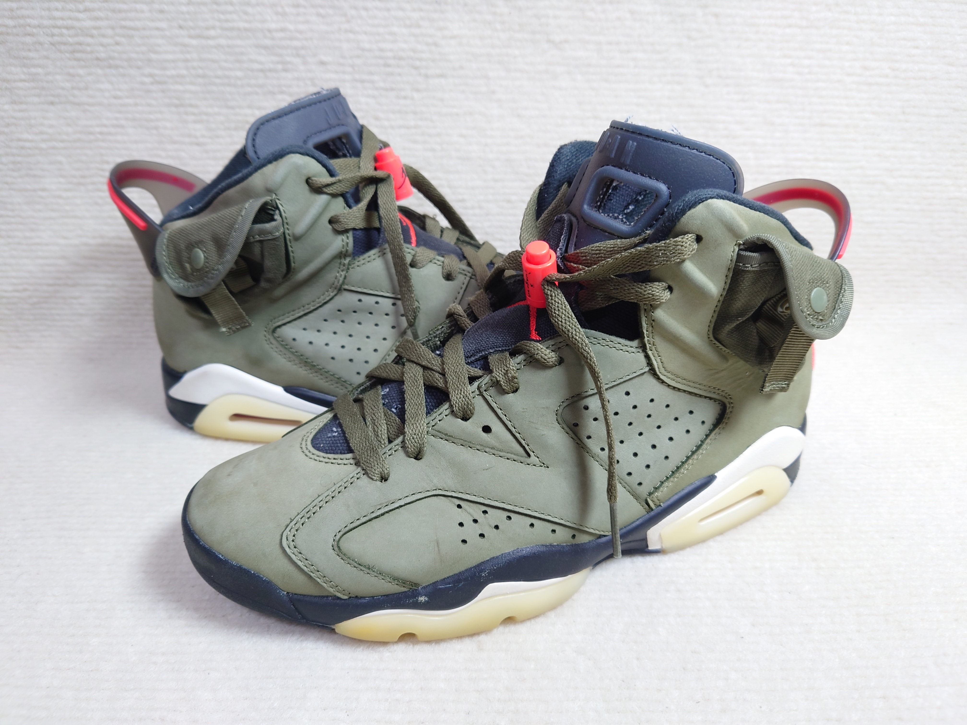Travis Scott × Nike Air Jordan 6 Retro "Medium Olive"
