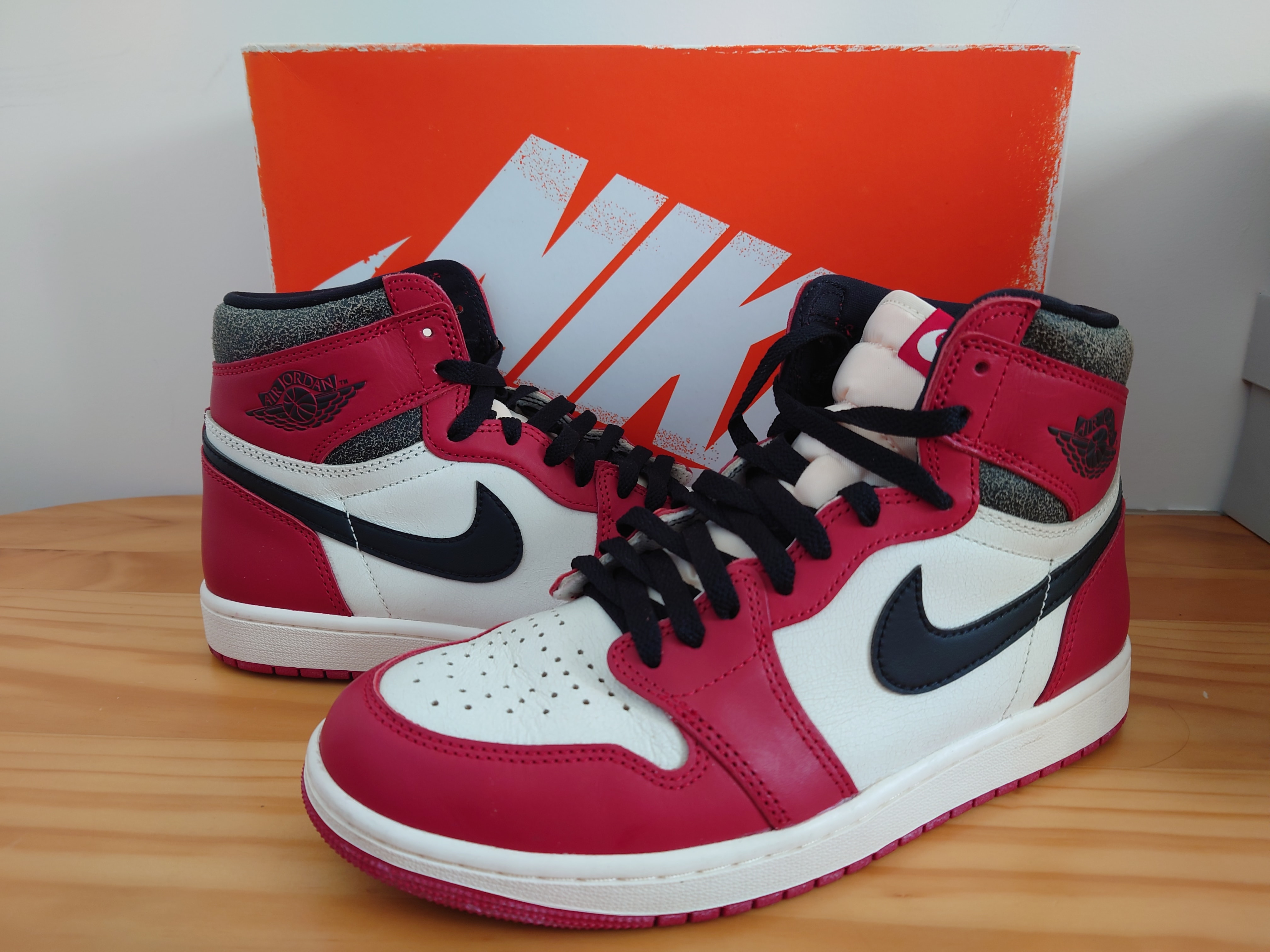 ナイキ エアジョーダン1 ハイ OG "ロスト&ファウンド/シカゴ"