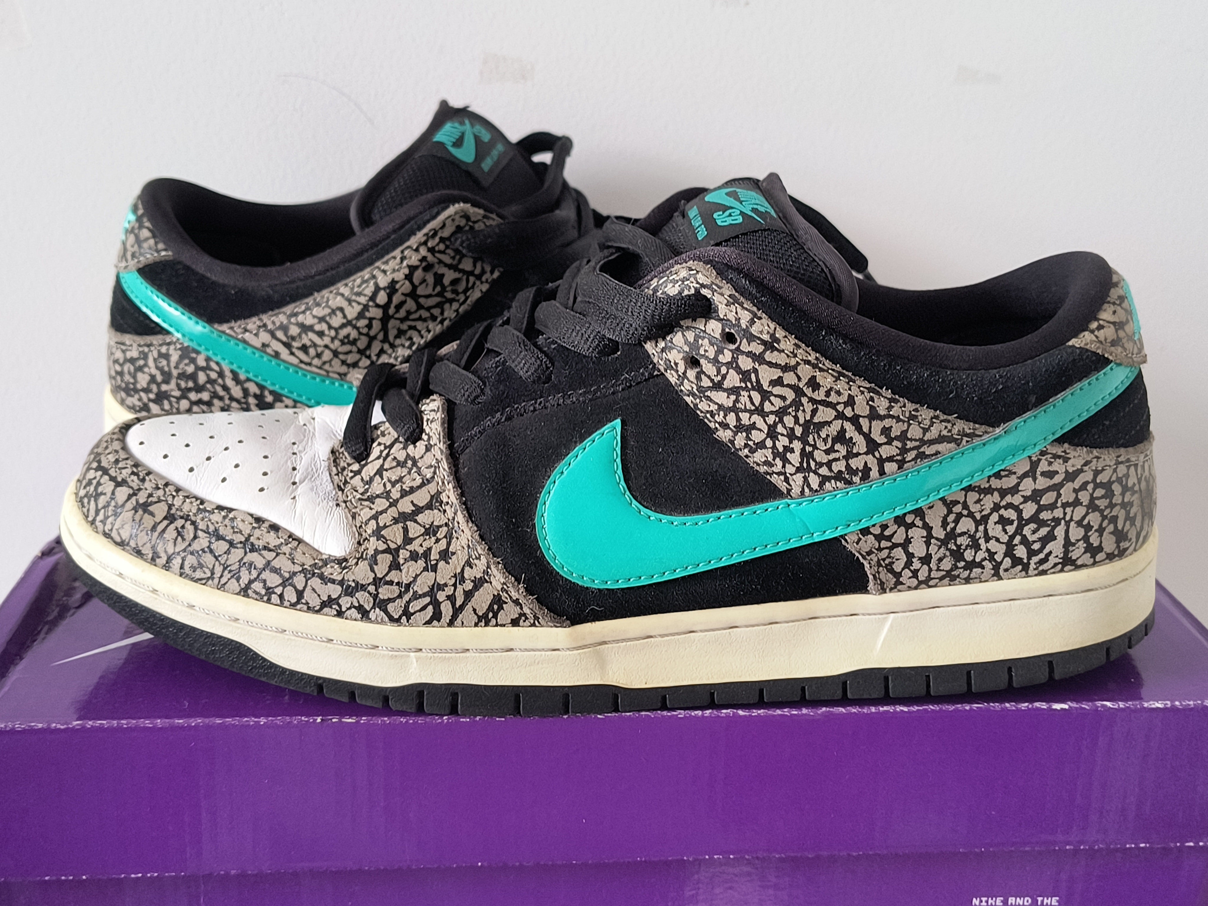 Nike SB Dunk Low "Elephant/Safari"